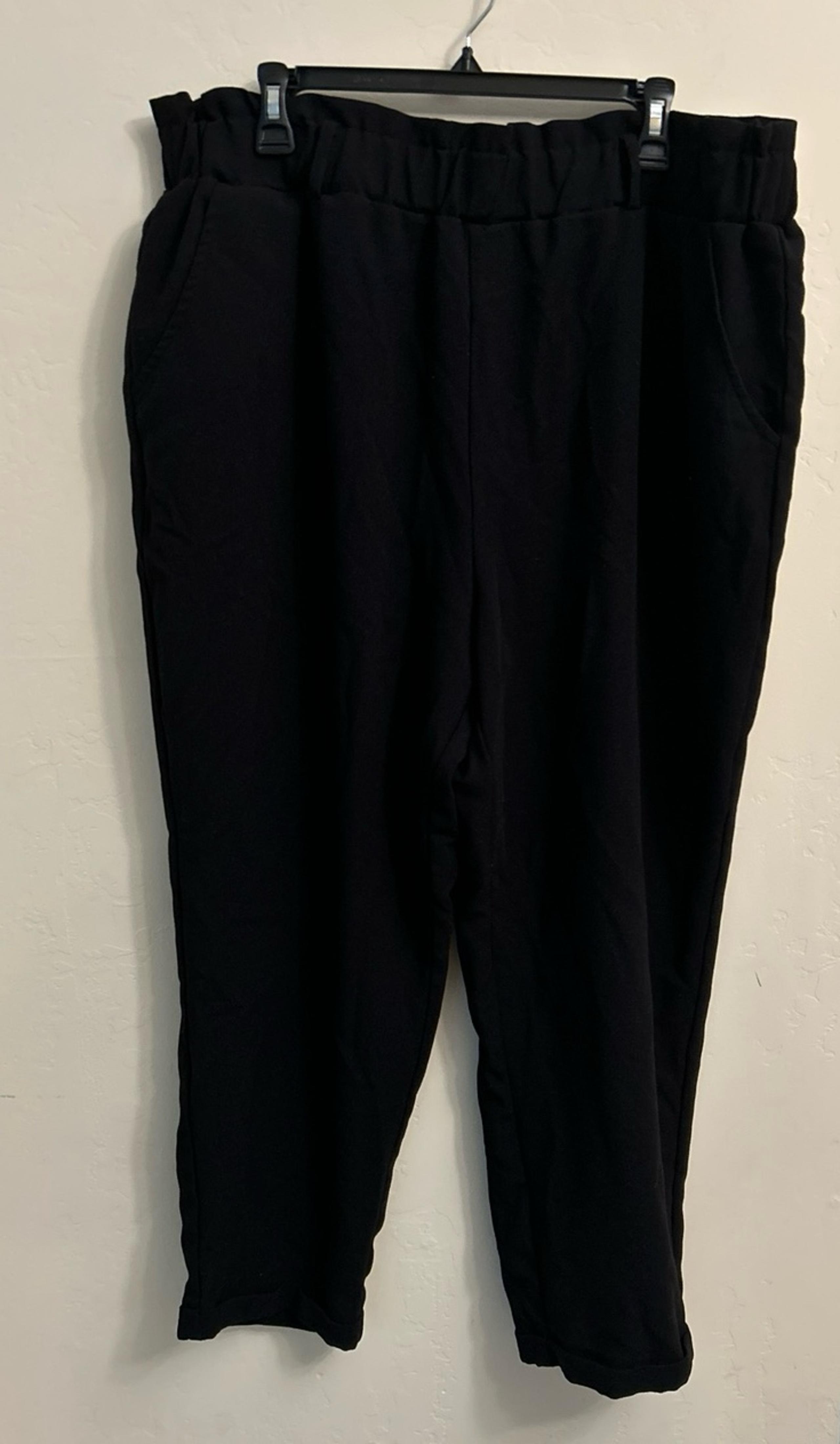 SO black capri dress pants 1X