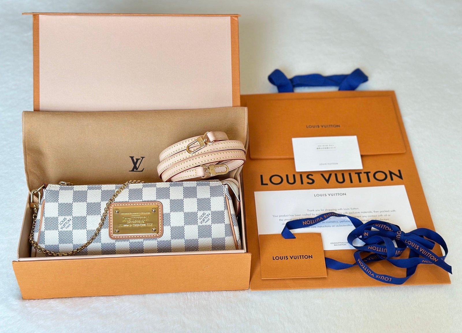 LOUIS VUITTON Eva Clutch Damier Azur