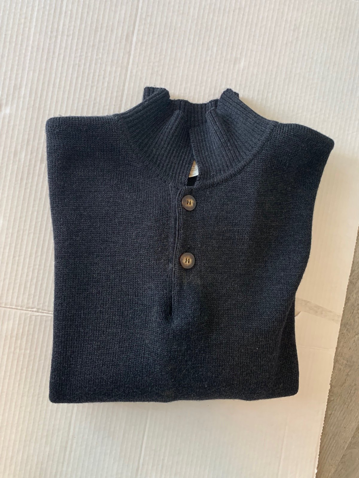 Tricots St Raphael men’s gray wool sweater with elbow patches size XLARGE