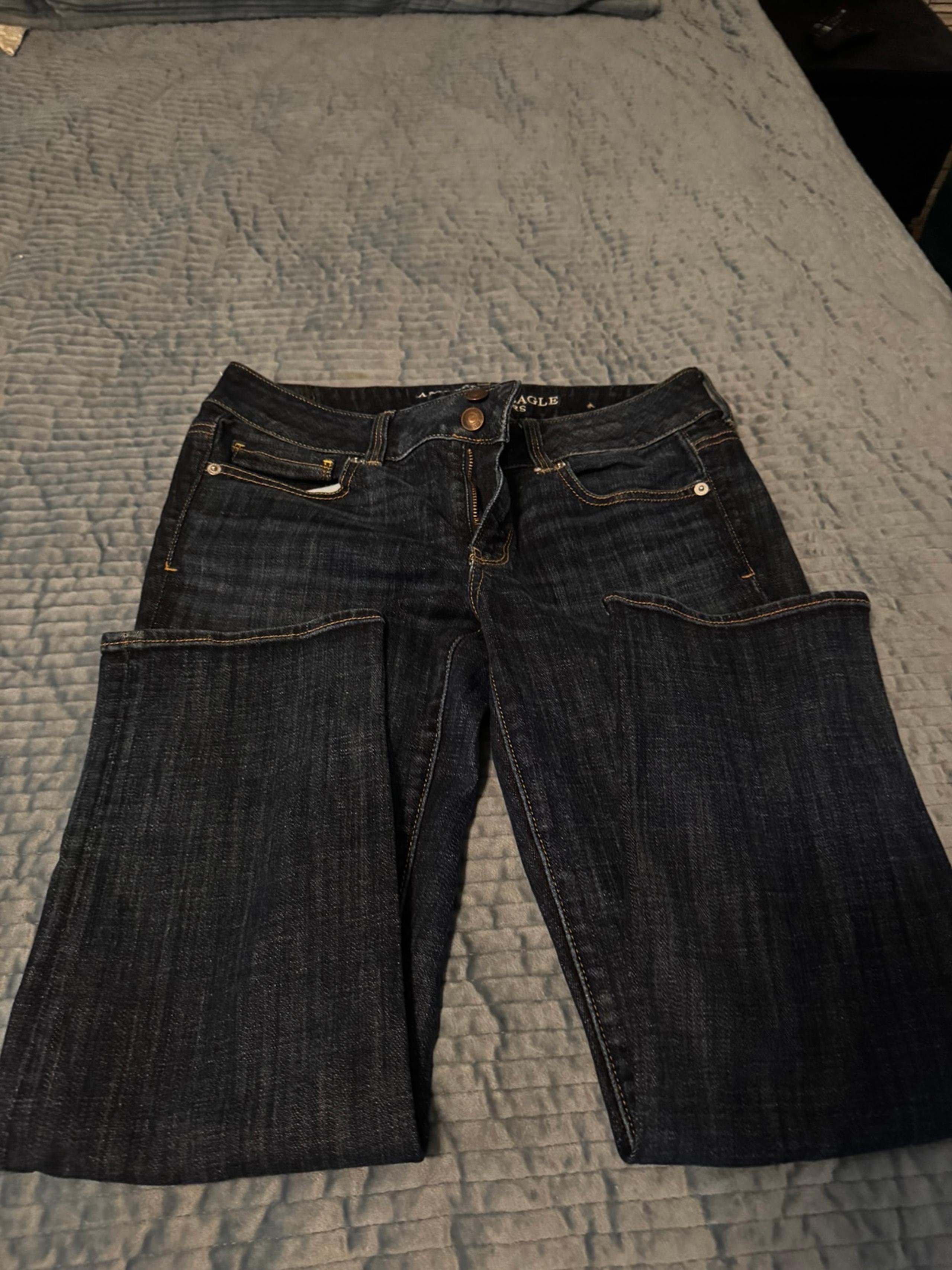 Women’s American Eagle cropped jeans size8