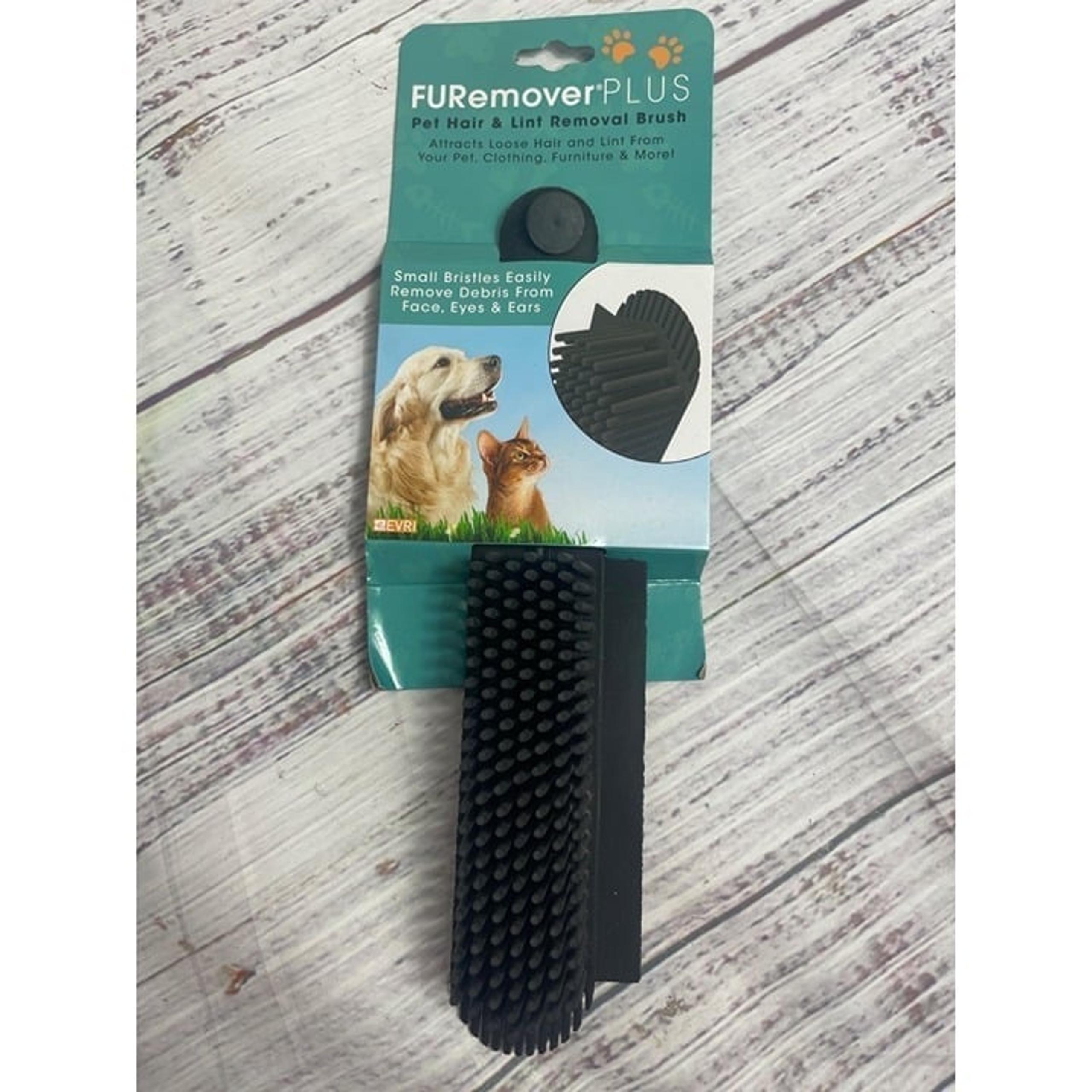 FURemover Plus Pet Hair & Lint Removal Brush  Handheld  New in Package