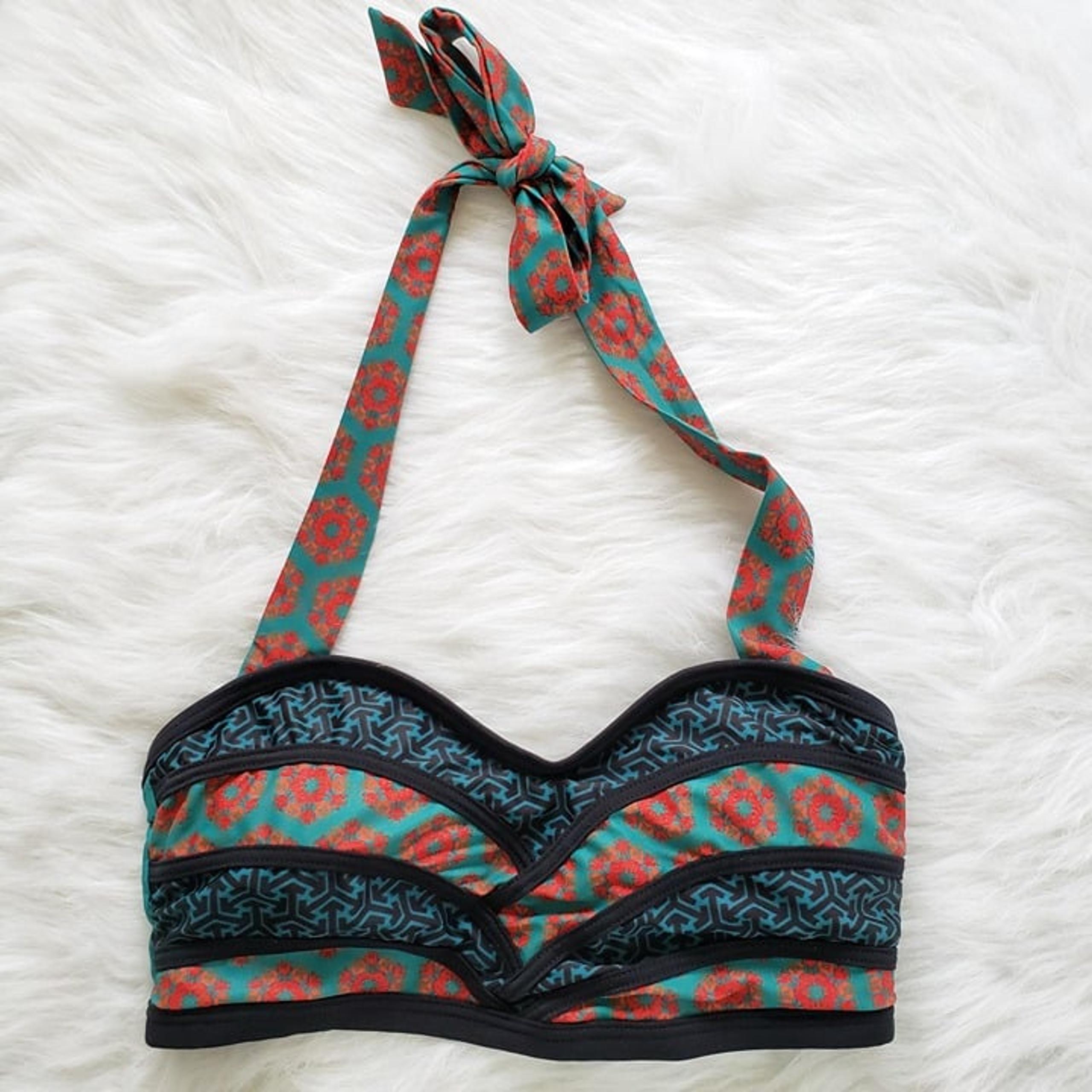MODCLOTH Boho Serene Emerald Swimsuit Bikini Halter Top Size Medium   wire free