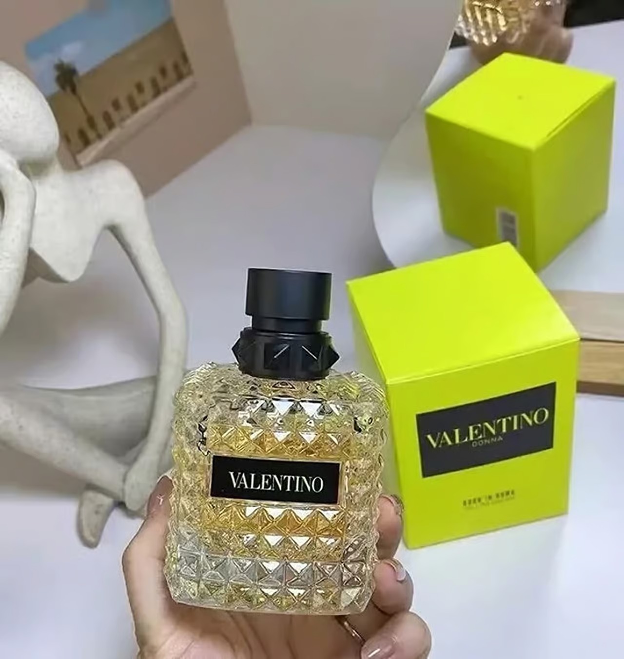 Donna Born in Roma Yellow Dream Eau de Parfum Spray 3.4 oz / 100ml – New in Box