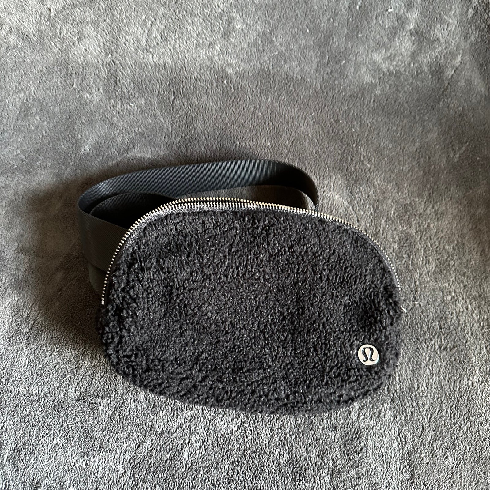 Lululemon Everywhere Fleece Belt Bag