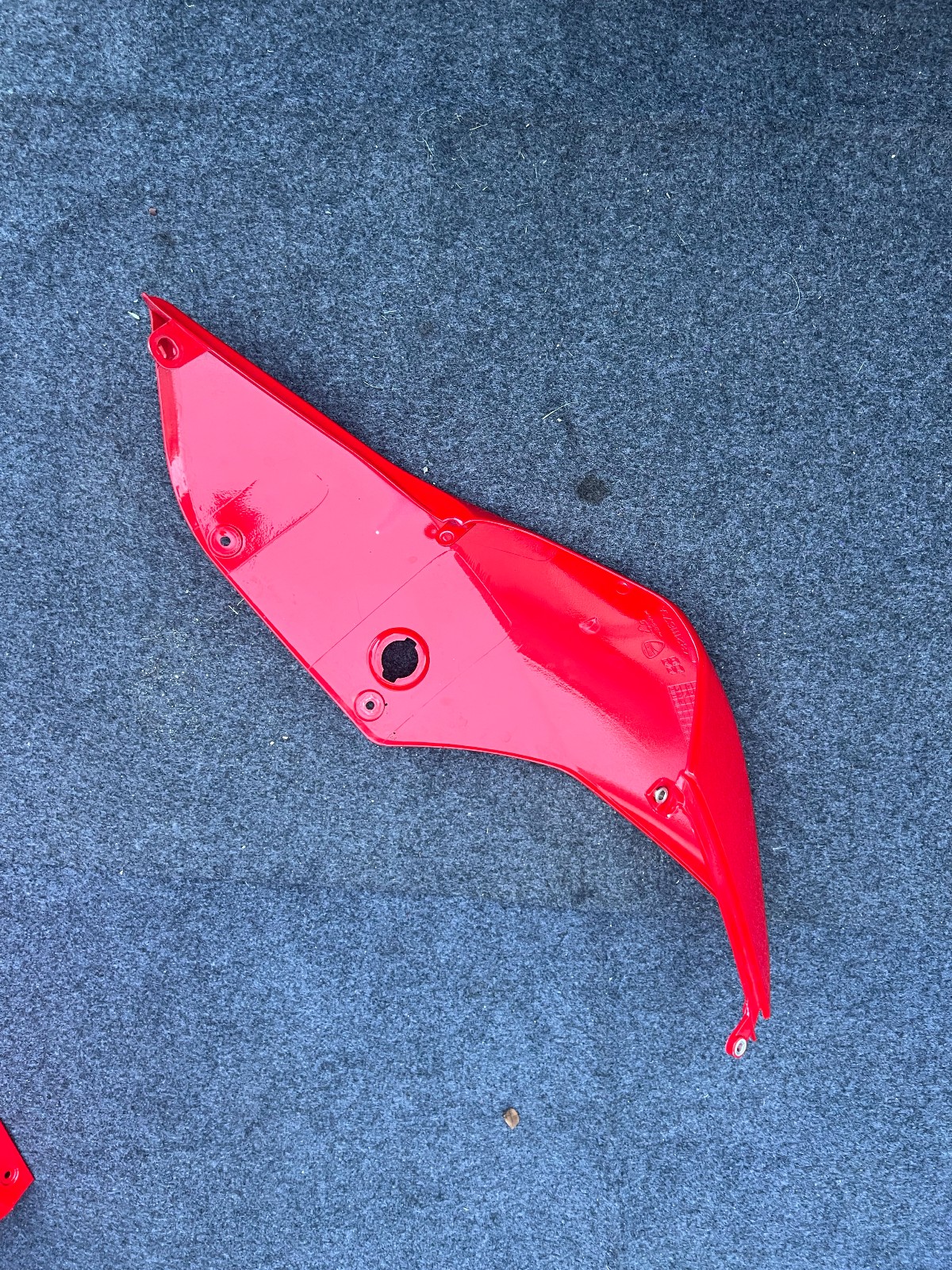 DUCATI PANIGALE 1199 899 RIGHT REAR TAIL BODY FAIRING PANEL 482111671A