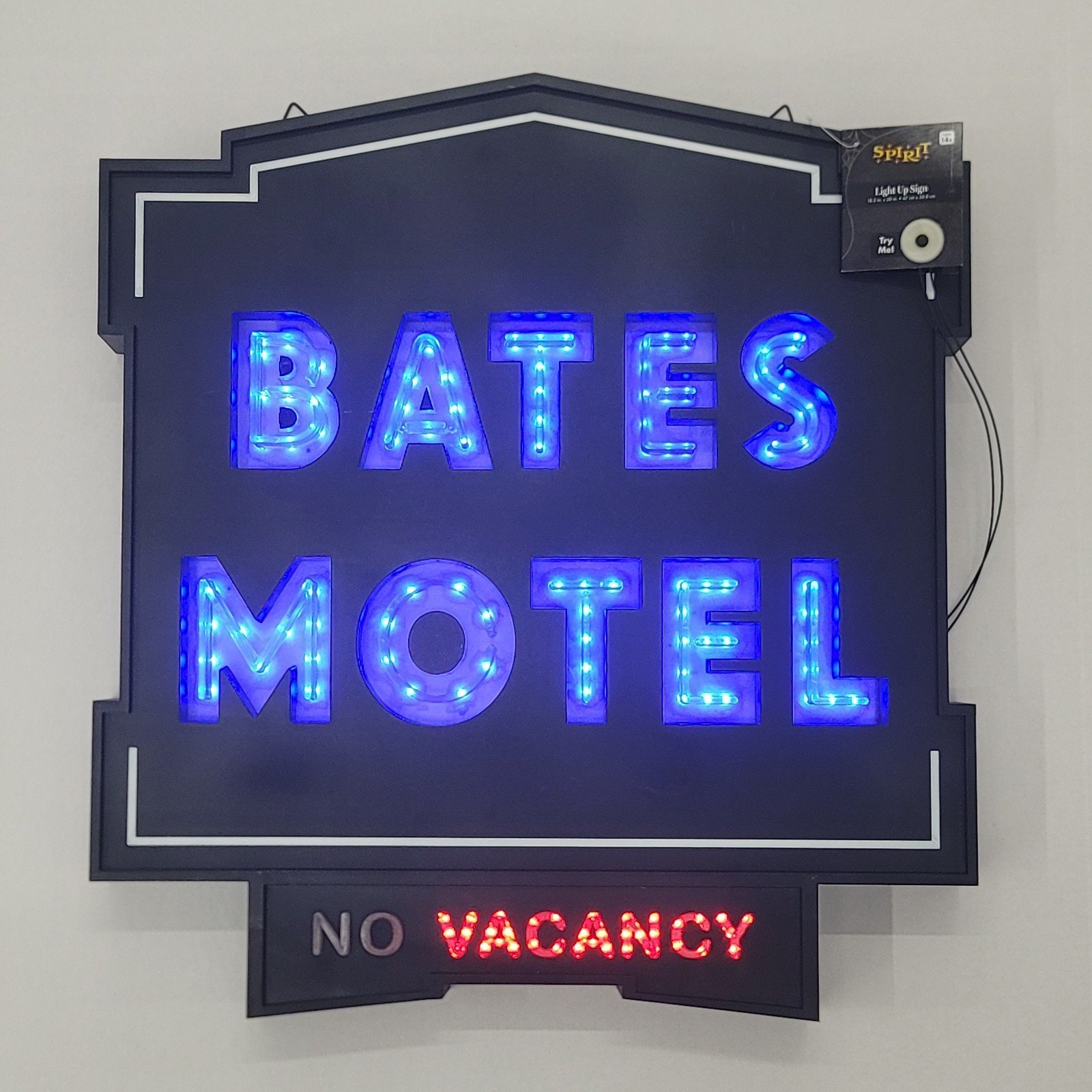 Bates Motel Sign No Vacancy Light Up Sign Spirit Halloween Decor