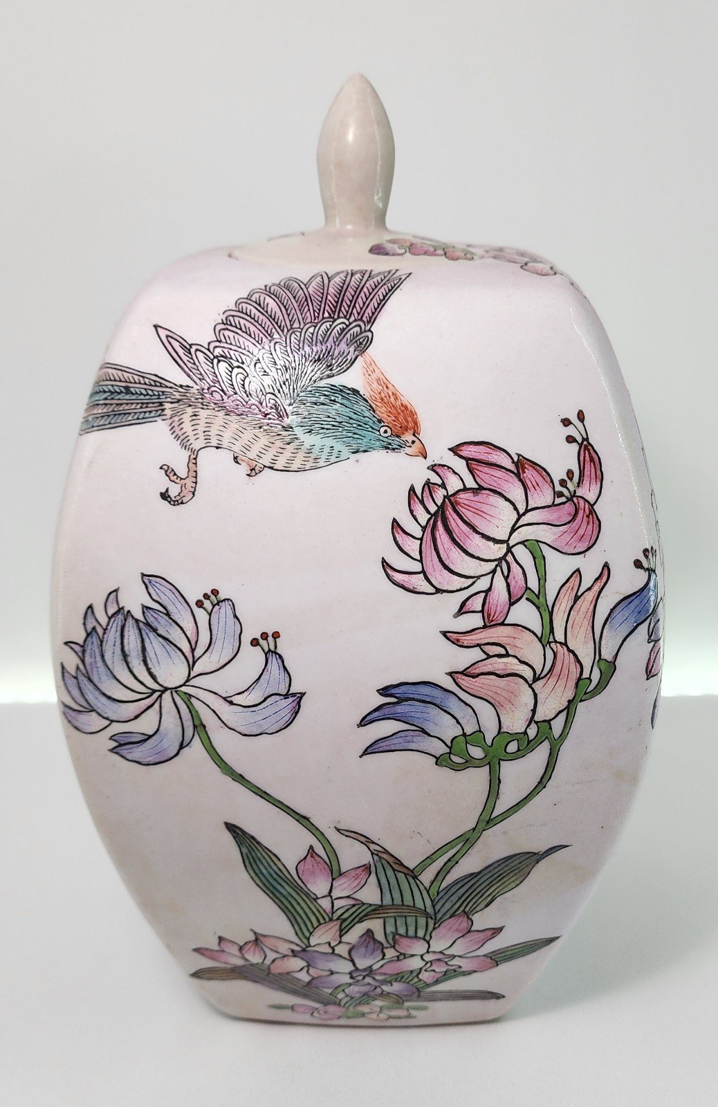 Vintage large pink Macau Chinese floral ginger jar with lid