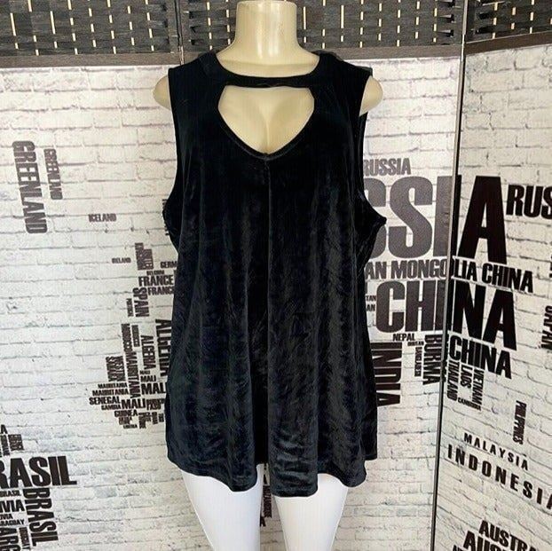 Torrid Plus 2 Black Velour Open Choker Neckline Curved Hem Tank Top