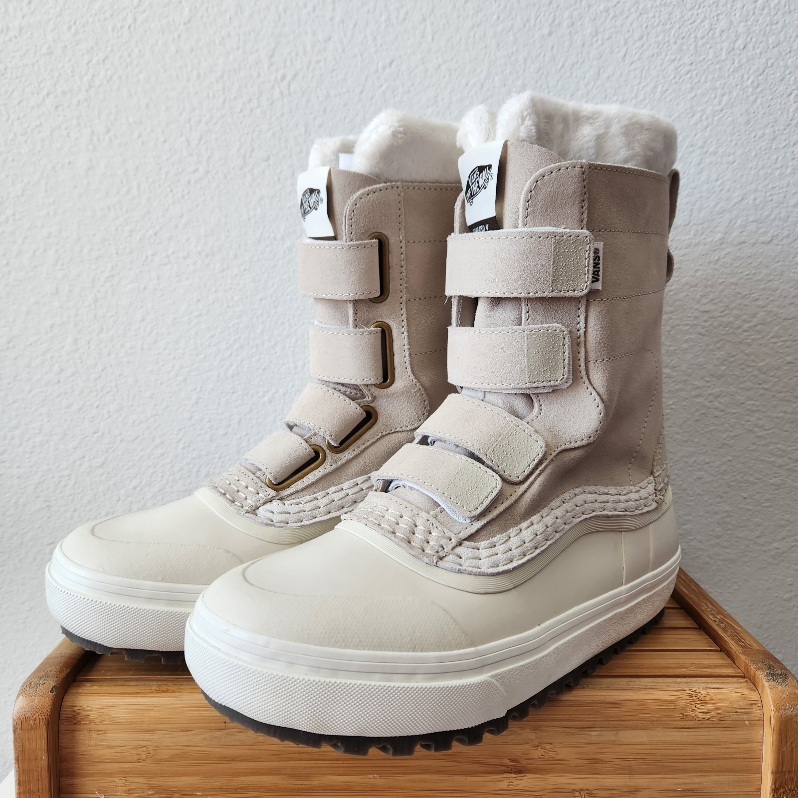 NEW Vans Standard V Tall Snow MTE Boots Vintage White Cream Womens 8.5 Mens 7