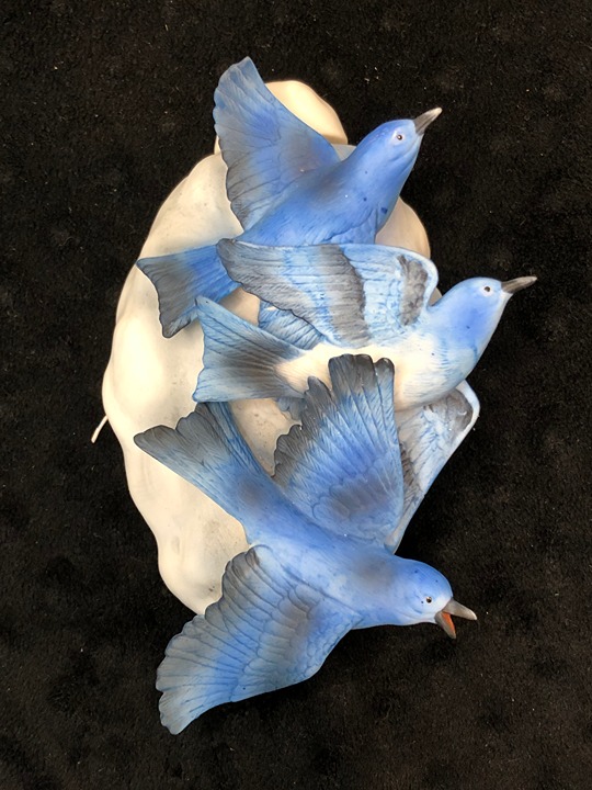 Vtg Ski Country Mountain Bluebirds 50 ml Decanter 1984 Bourbon Whiskey EMPTY