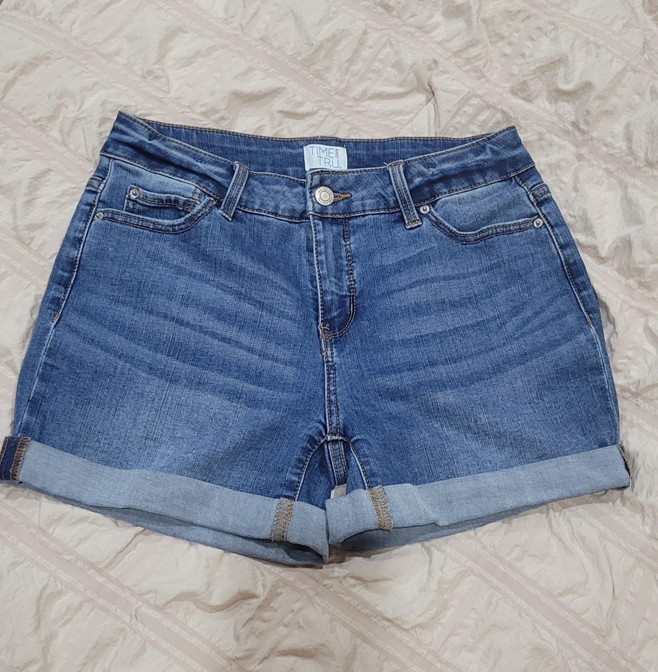 Time and Tru denim shorts