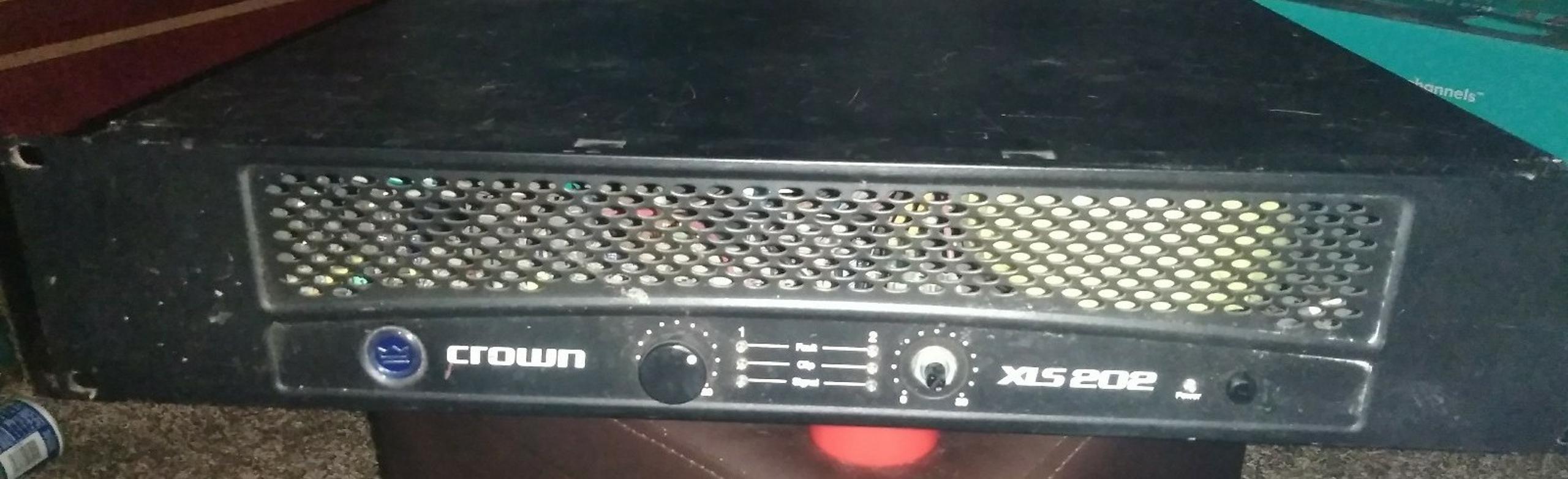 Crown XLS 202 Power Amplifier