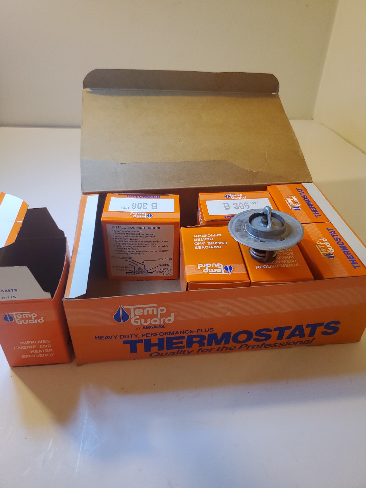 7 B-306 AMGAUGE THERMOSTATS VINTAGE AUTO PART 1960'S ON NOS