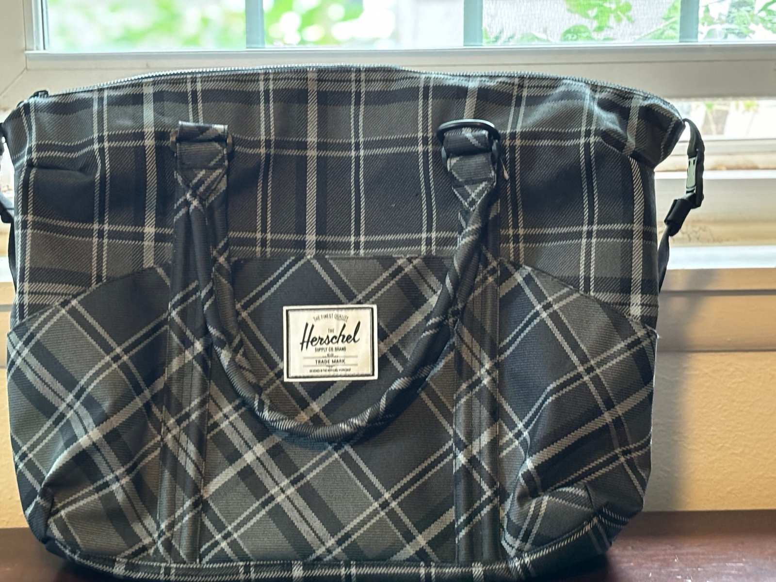 Herschel strand diaper duffle bag nwot