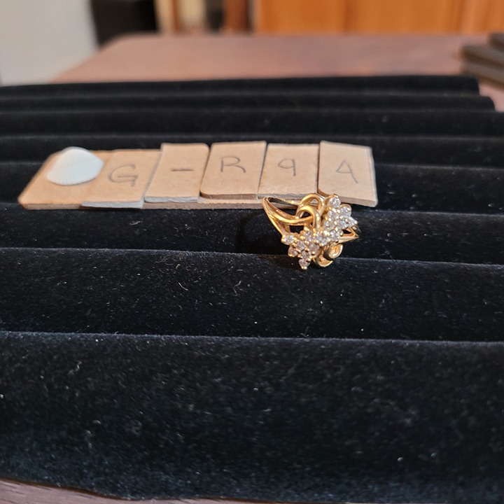 Item # GR94 Gold 15 Diamonds, band needs repair ring size 8