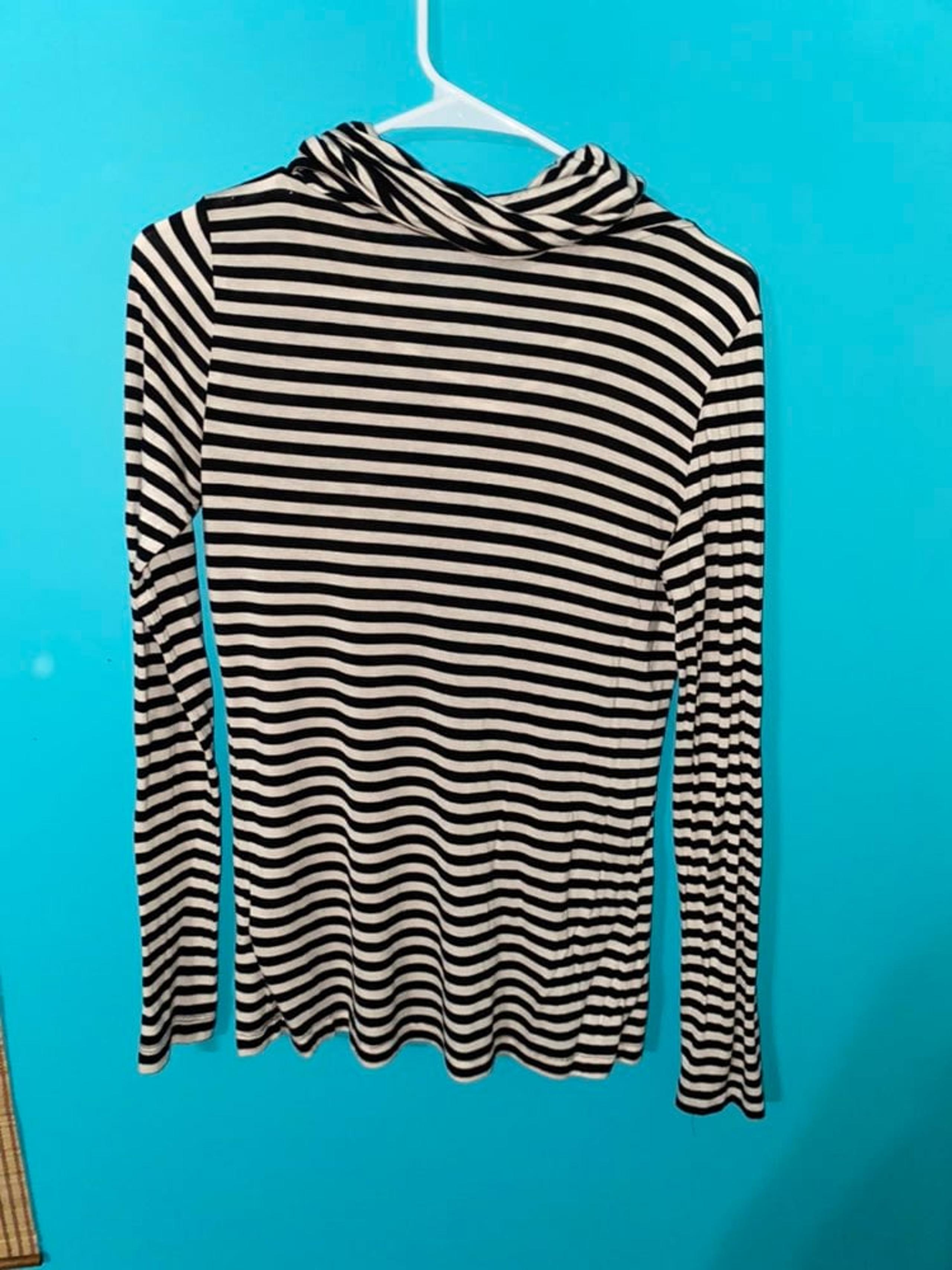 Striped turtleneck NWOT