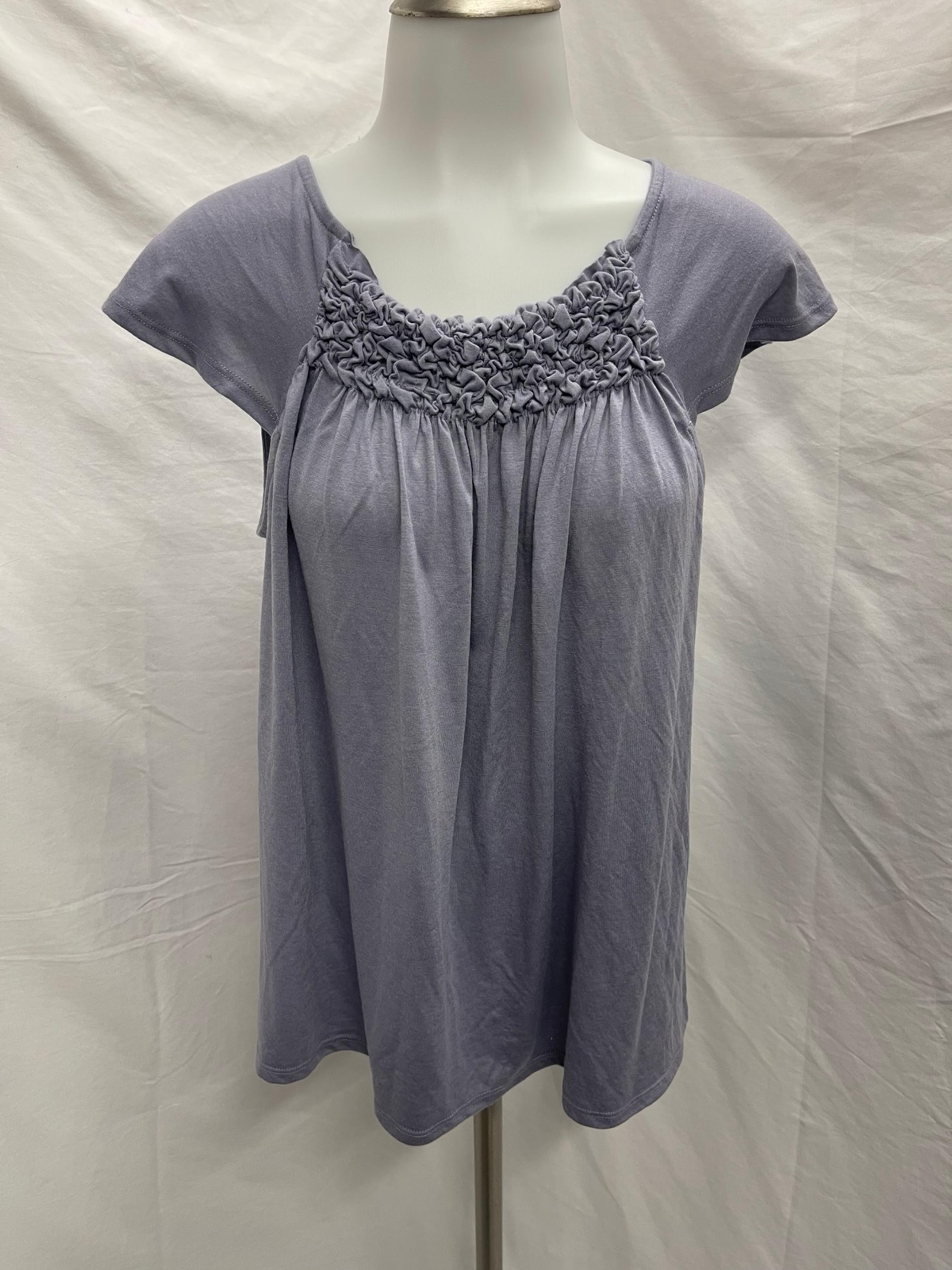 Bella Rodriguez cute top! Sz medium
