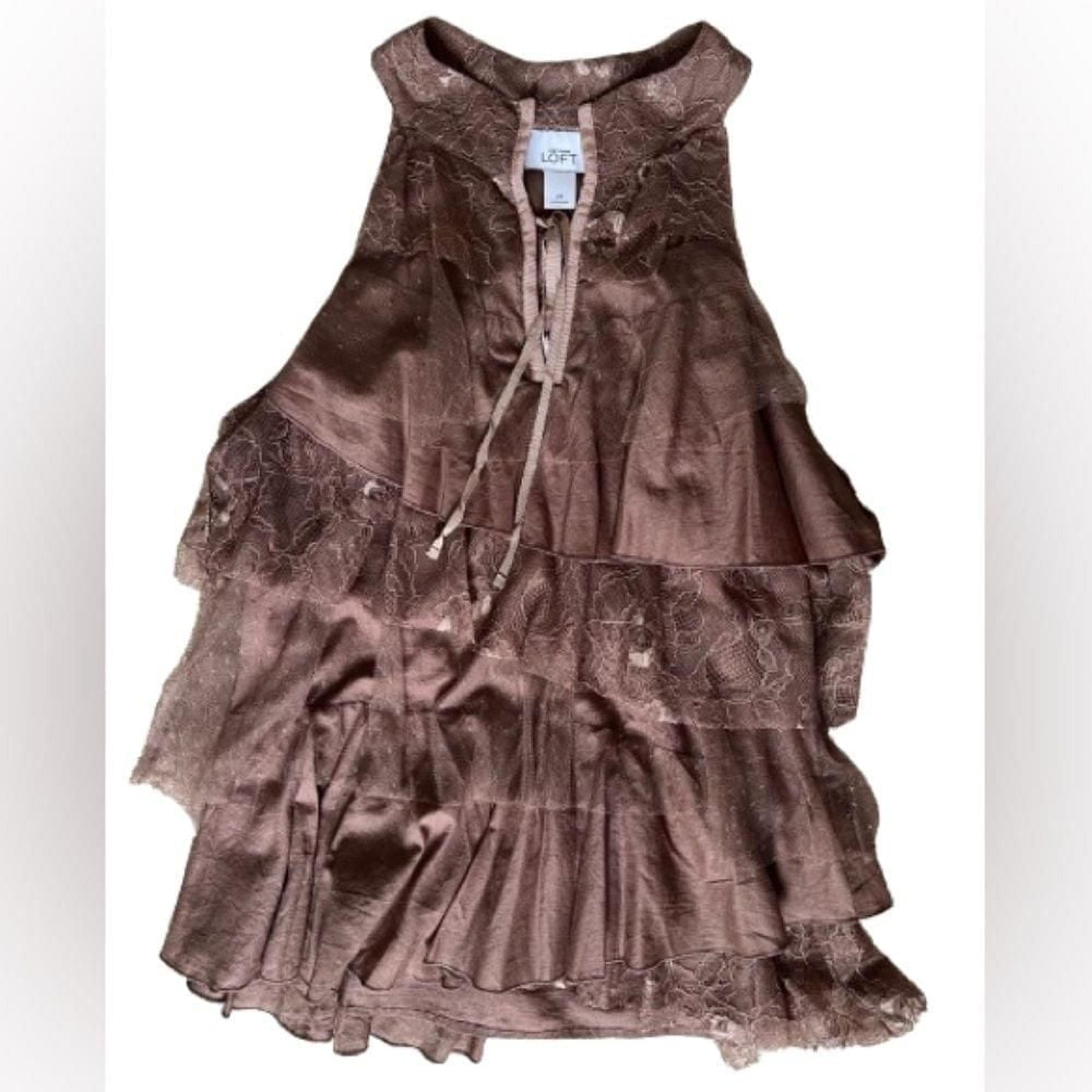 NWT Womens Ann Taylor Loft Tiered Lace Sleeveless Blouse. Size M