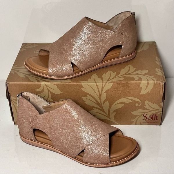 Sofft Evonne Wrapped Shining Leather Sandal Size: 9