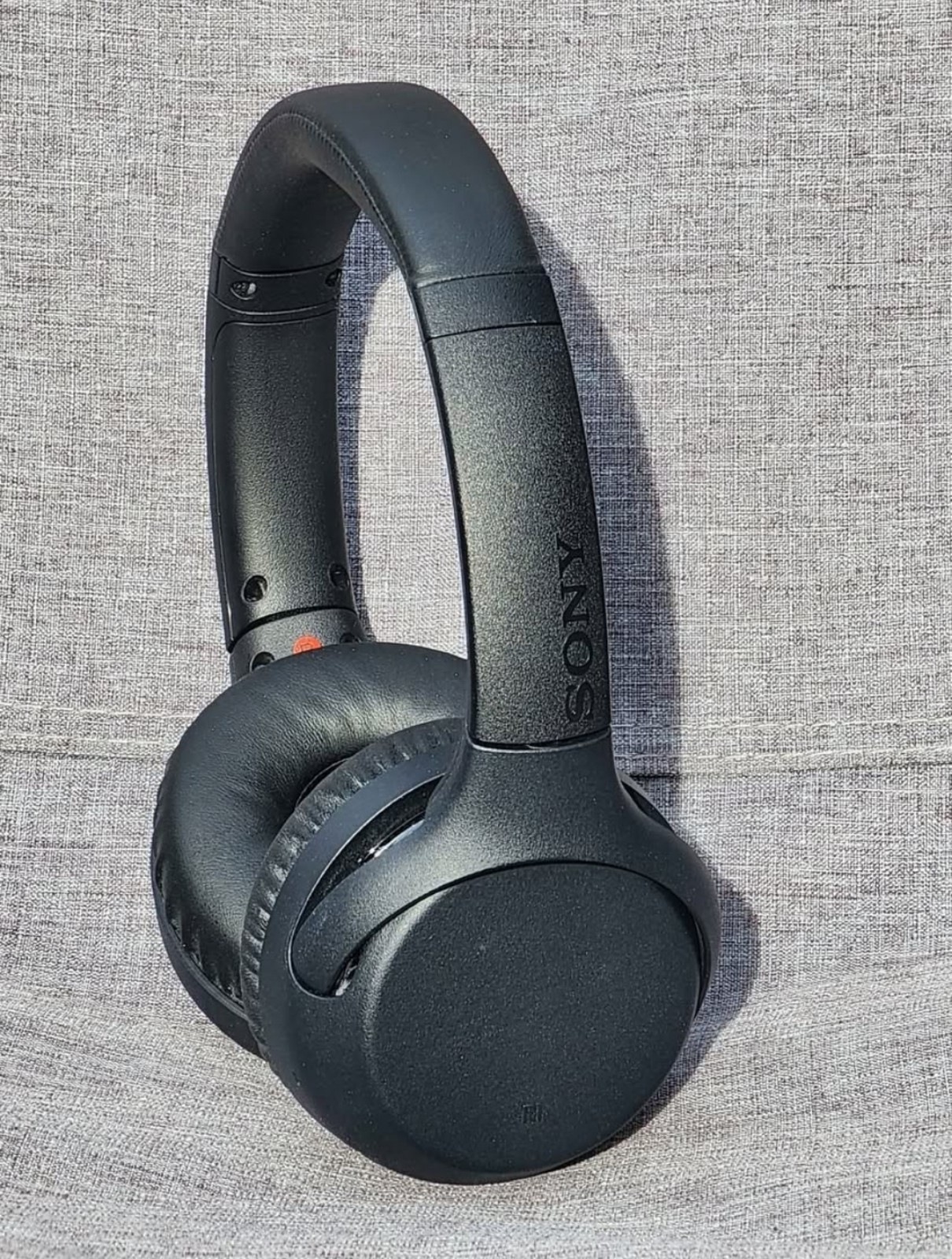 Sony WHXB700 Black Bluetooth Wireless On-Ear Headphones USB-C