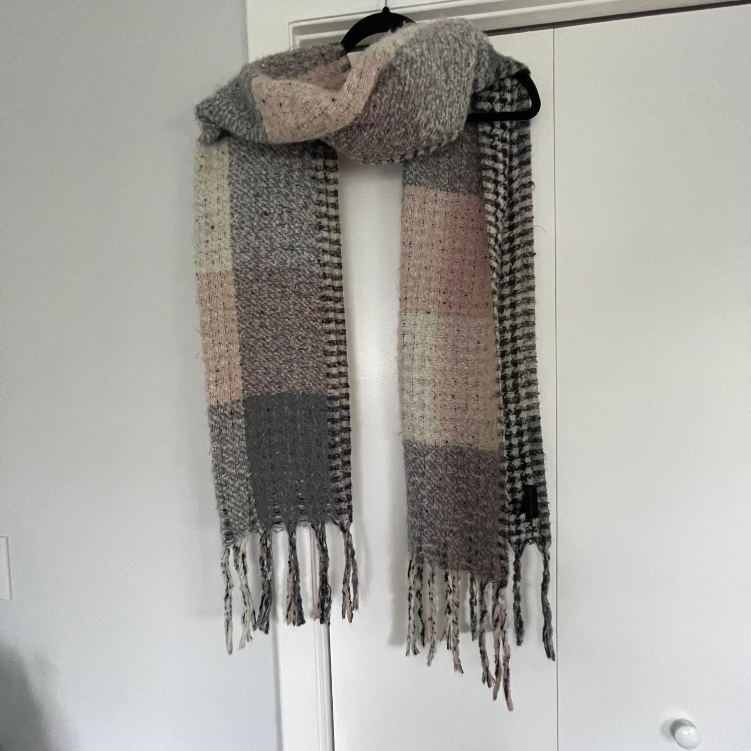 Steve Madden thick warm scarf in light pink black and gray