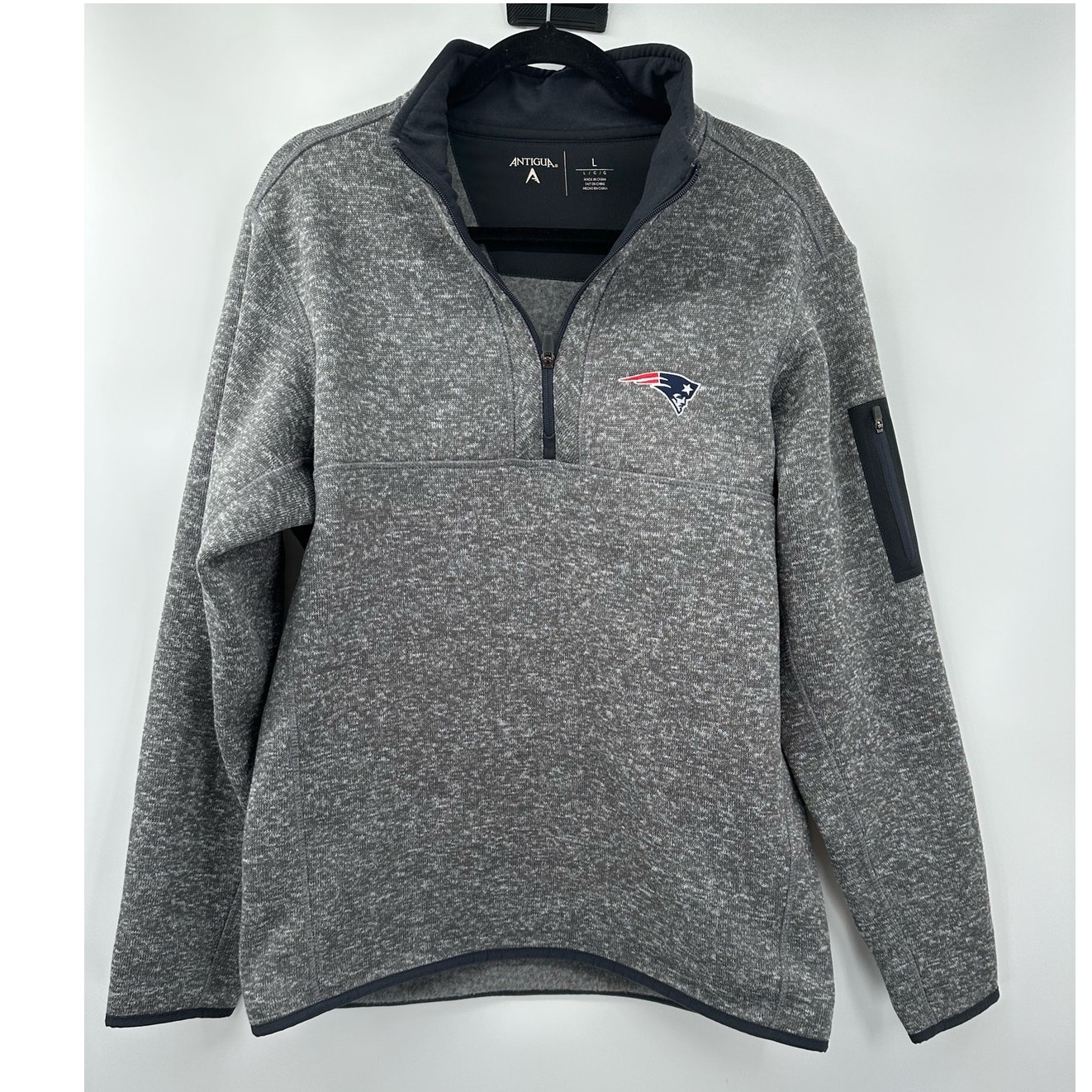 Men's Antigua Grey Quarter Zip Long Sleeve NFL Patriots Sweater - Size Large