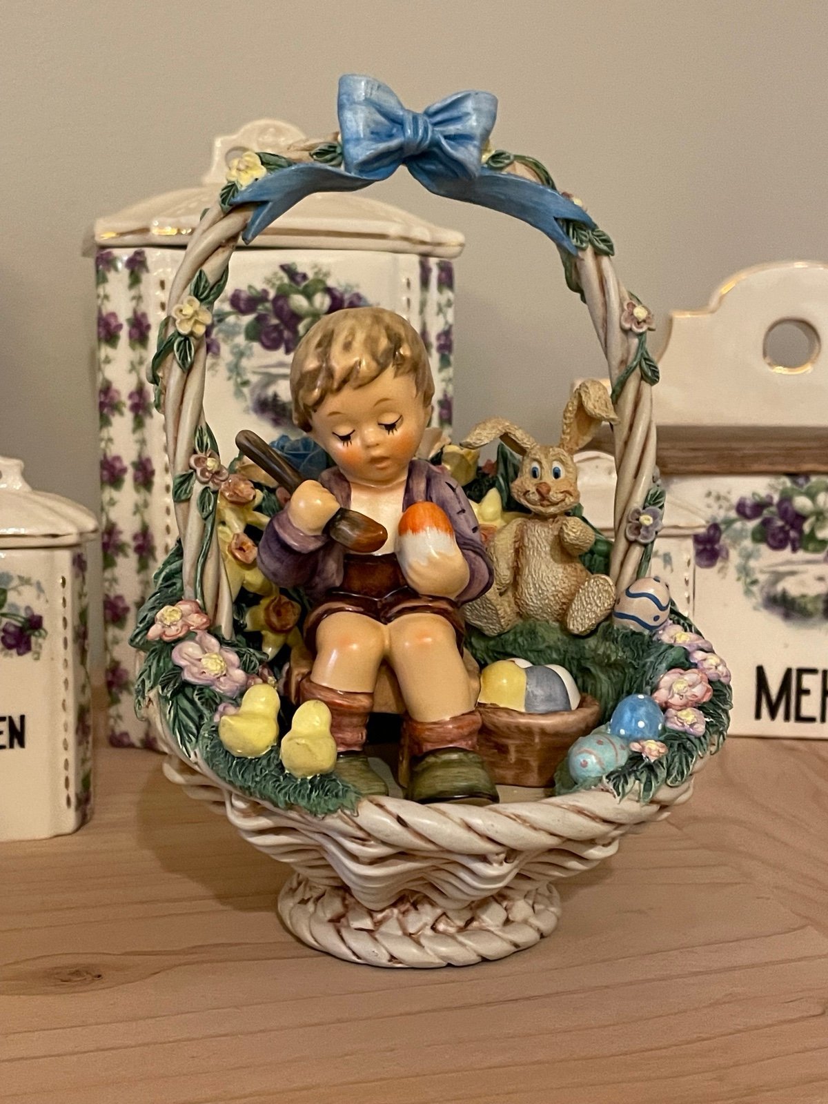 Joys of spring easter basket 1026-D AND Easter’s coming Hummel hummelscape
