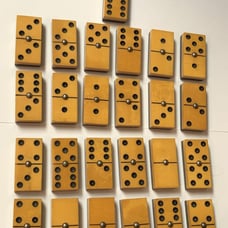 Old RARE! Butterscotch & black enrobed laminated spinner 25 dominoes 080122cDB
