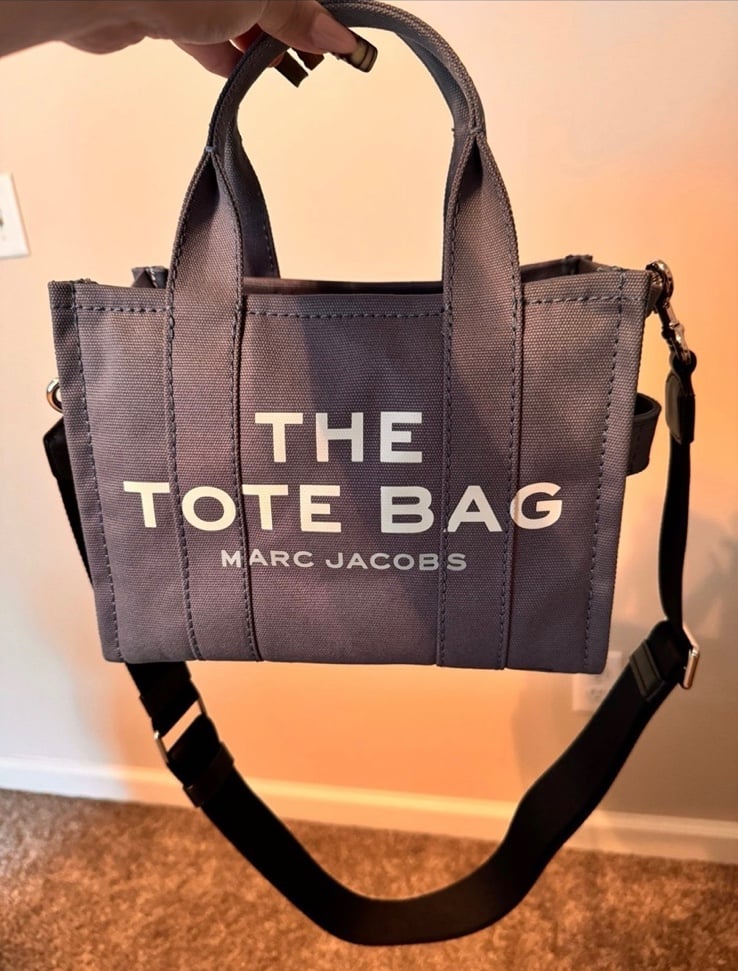 Marc Jacobs The Tote Bag Medium