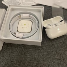 bluetooth earphone with charging case