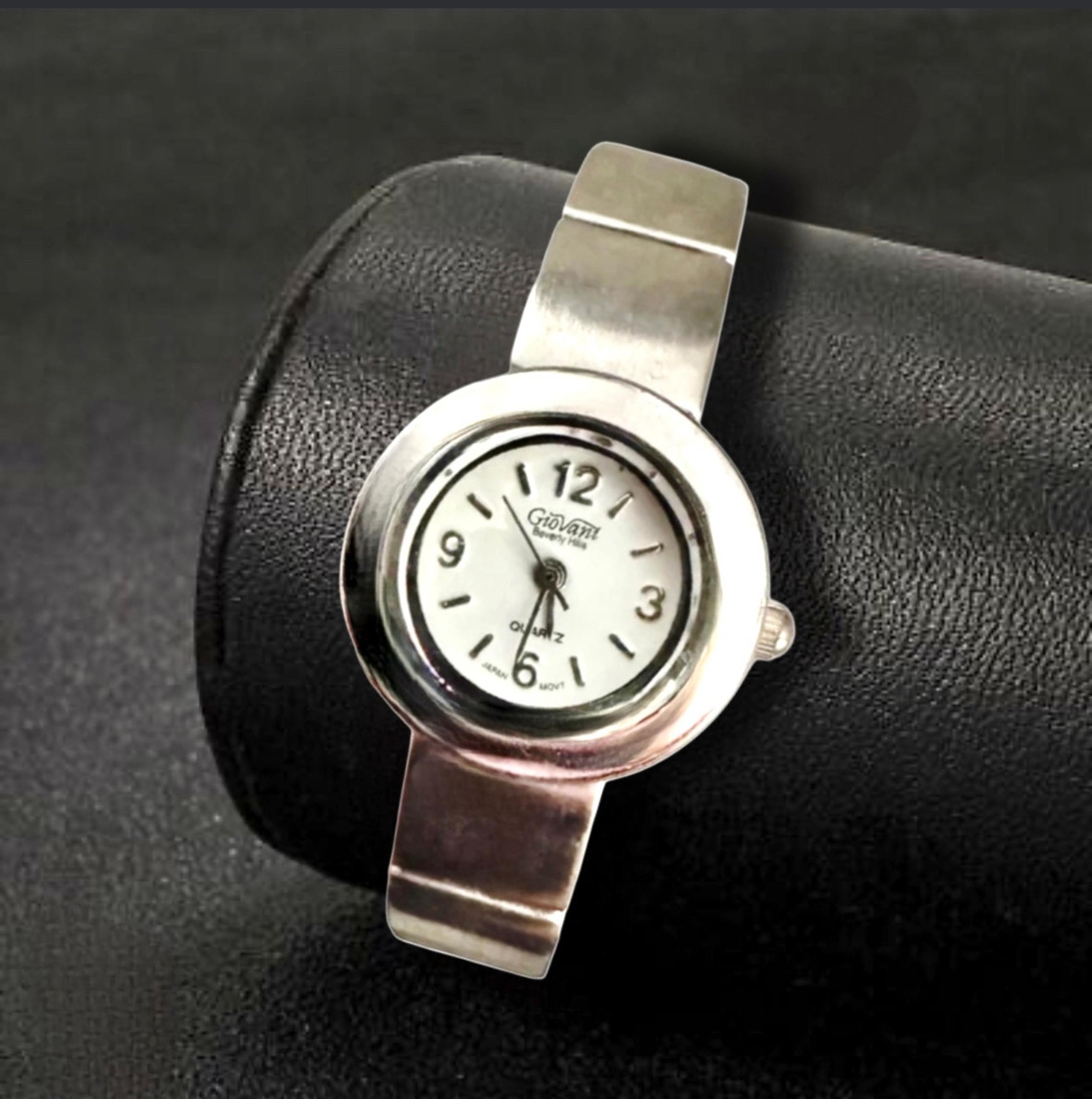 Vintage Giovani Beverly Hills Ladies Silver Tone Bracelet Cuff Quartz Watch