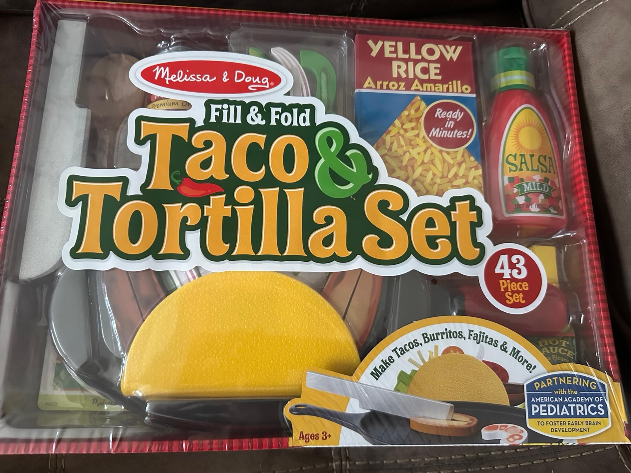 New Melissa and Doug fill and fold taco and tortilla play set