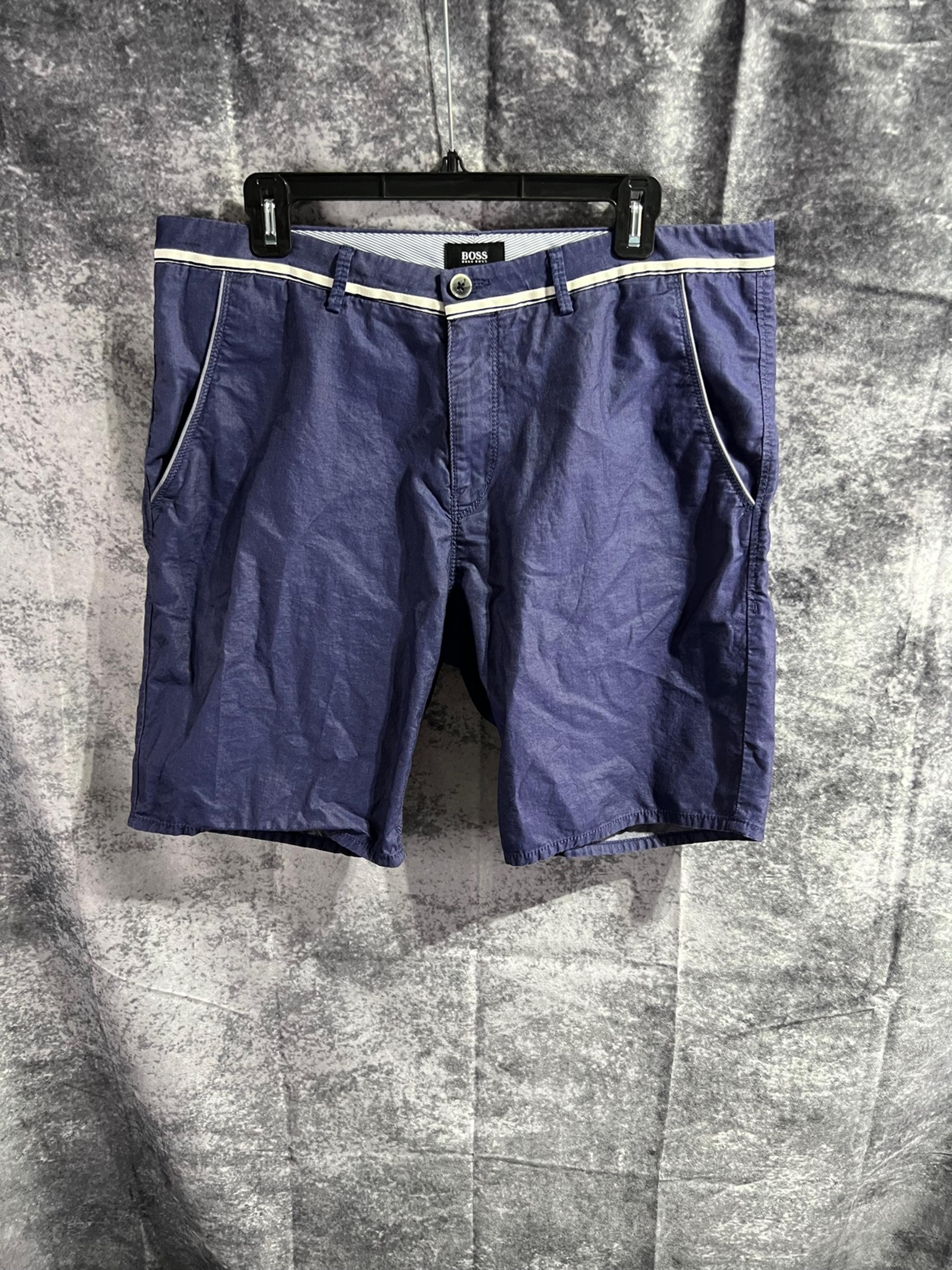 Hugo Boss Men's Chino Shorts rare blue shorts size 34 with pockets golf shorts!