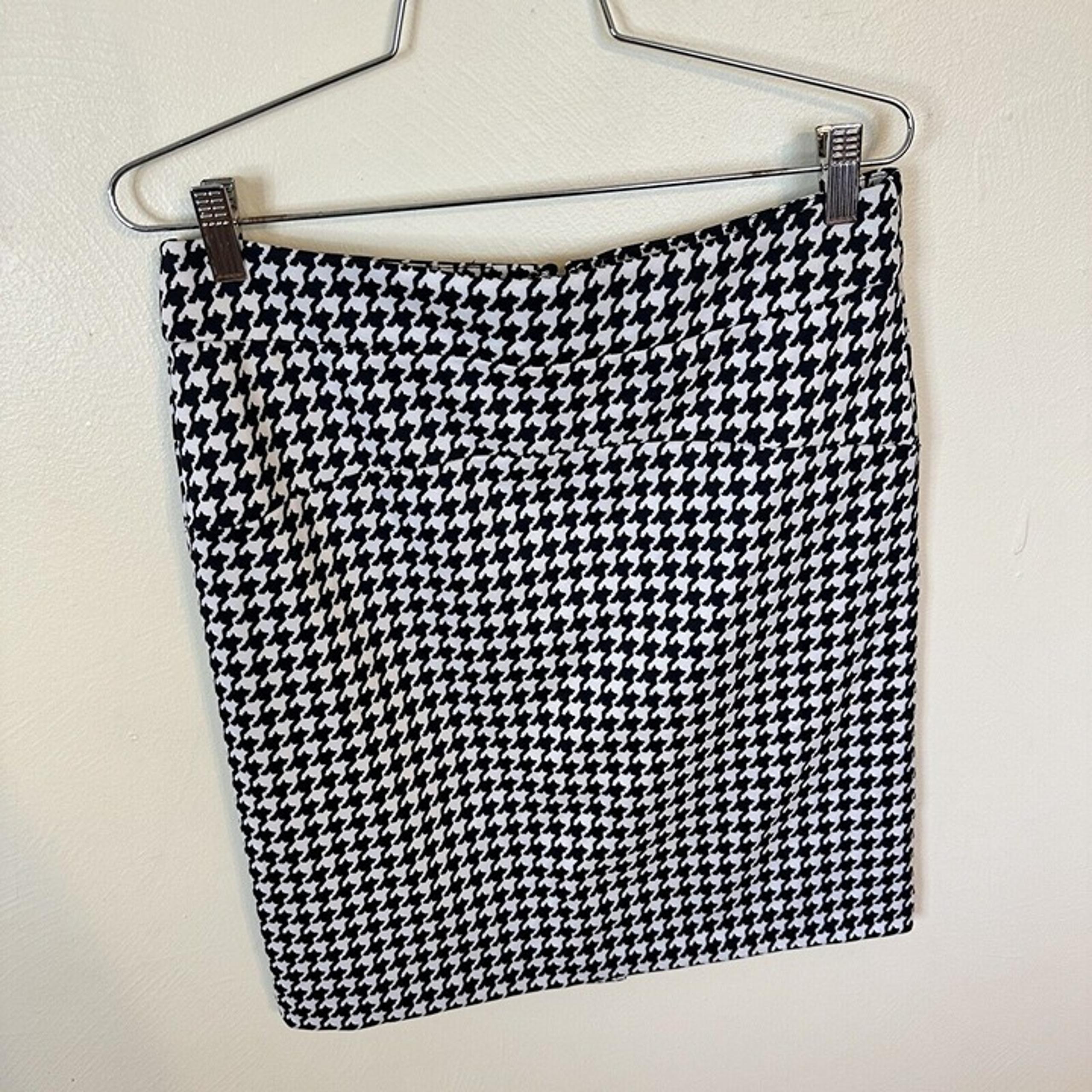 Michael Kors Womens Plaid Mini Skirt Black & White Size 8 Medium Go Go