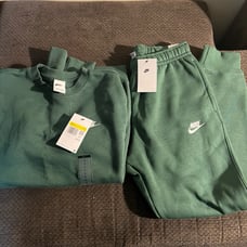 NIKE TRACKSUIT FOR MENS SIZE S