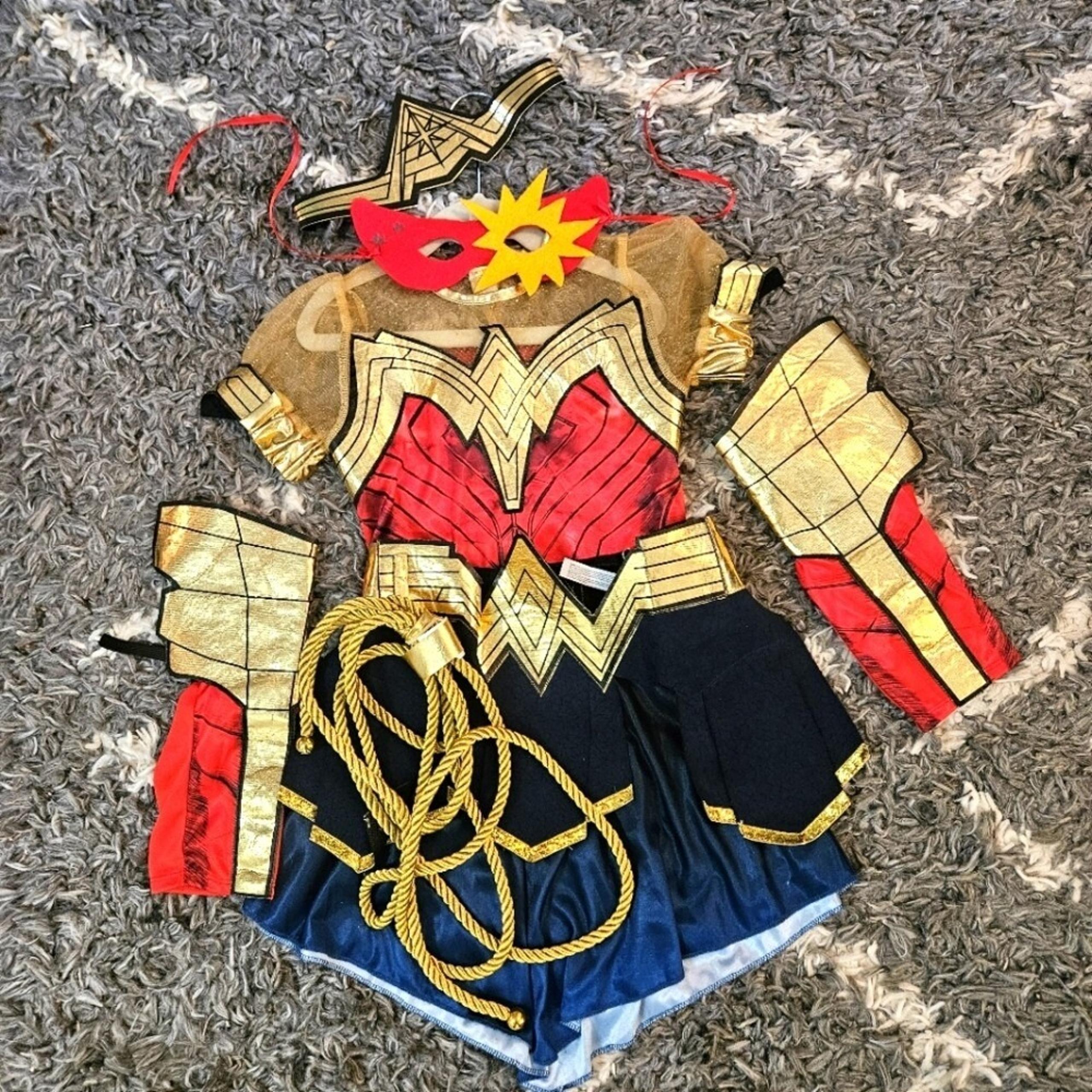 Wonder Woman 1984 Size Small 4-6 Girls 7 Piece Set Halloween Dress Up