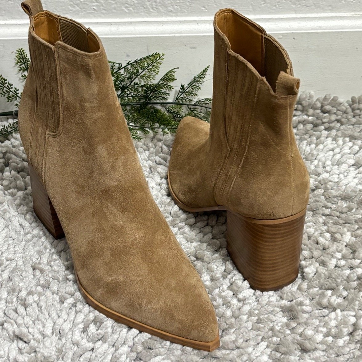 Marc Fisher LTD Woman OSHAY Pointed Toe Bootie Size: 10M