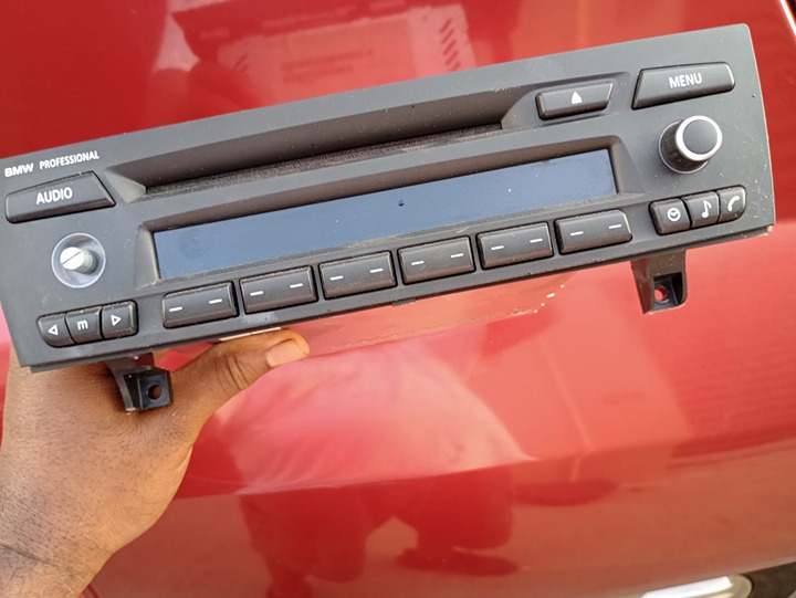 07-12 BMW 328i SERIES Fm Am Tuner High Definition CD Radio 9178861 OEM