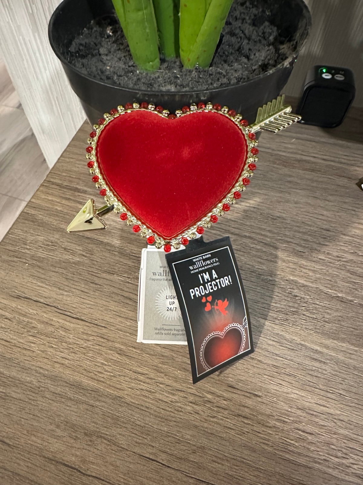 FIRM SOLD OUT Bath & Body Works Heart Projector Wallflower Plug In