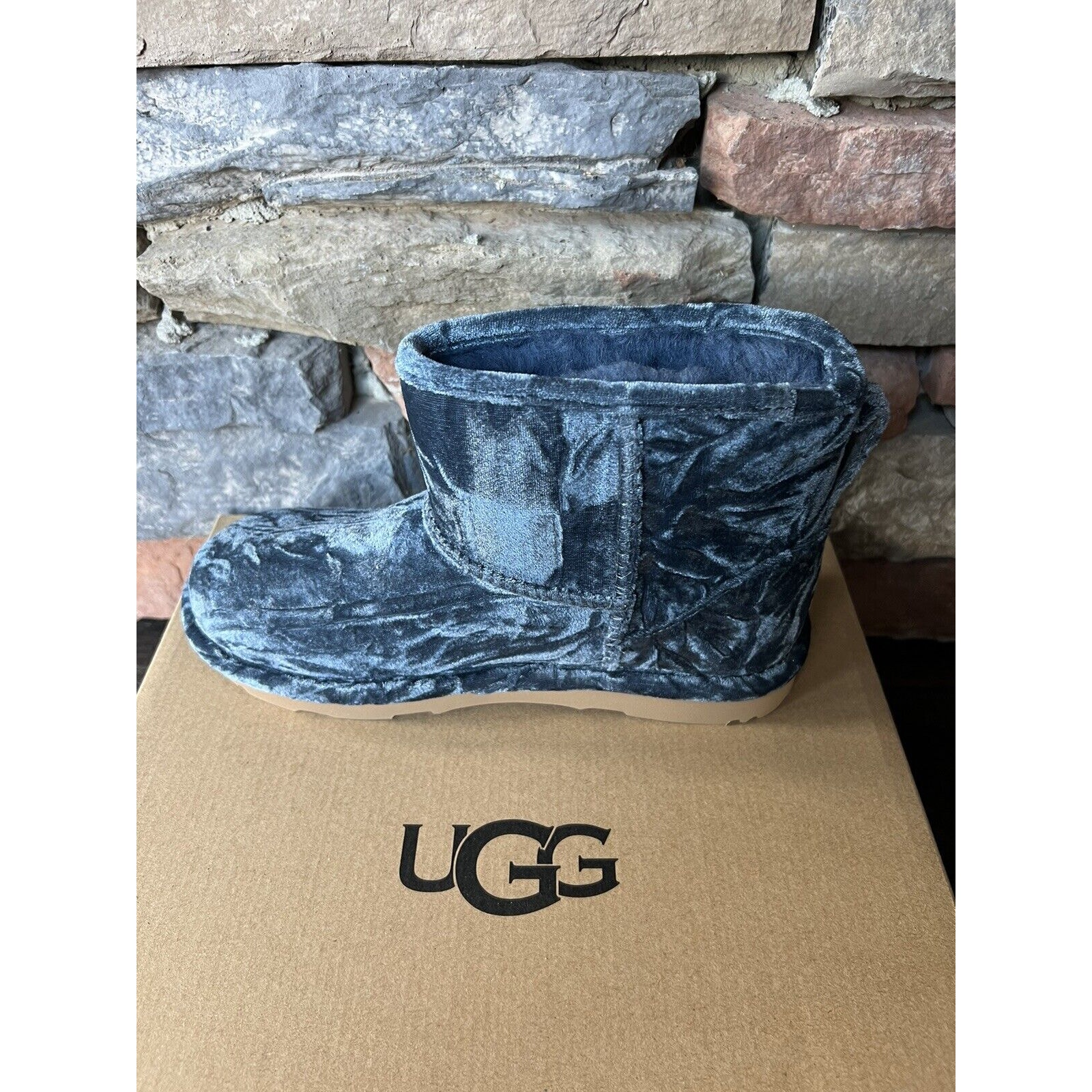 Uggs Classic Mini II Ocean Blue Crushed Velvet Boots Size 5Y (Big Kids) NWOB