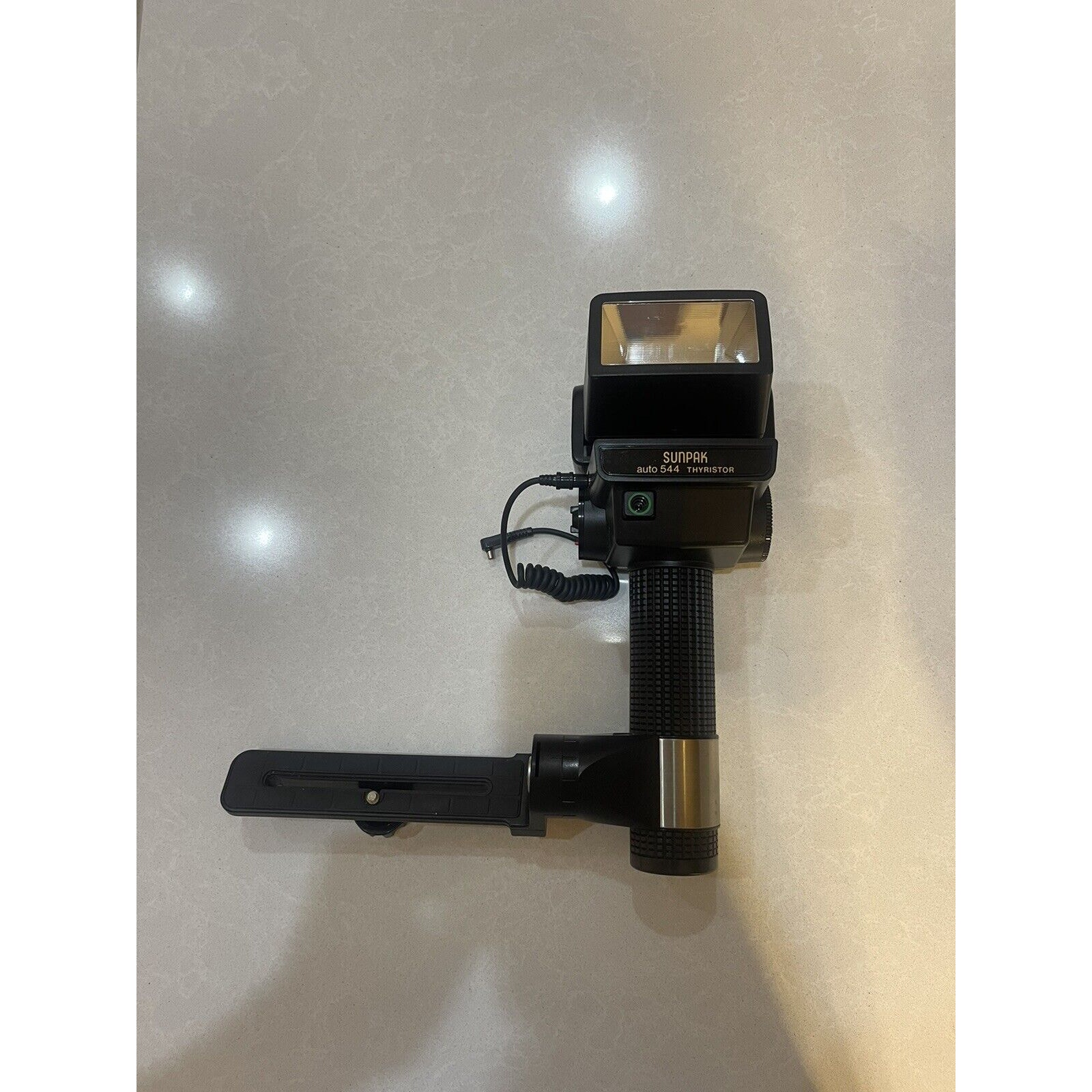 SUNPAK Auto 544 Thyristor Handle Flash+35mm Camera Bracket & PC Sync Cord Tested