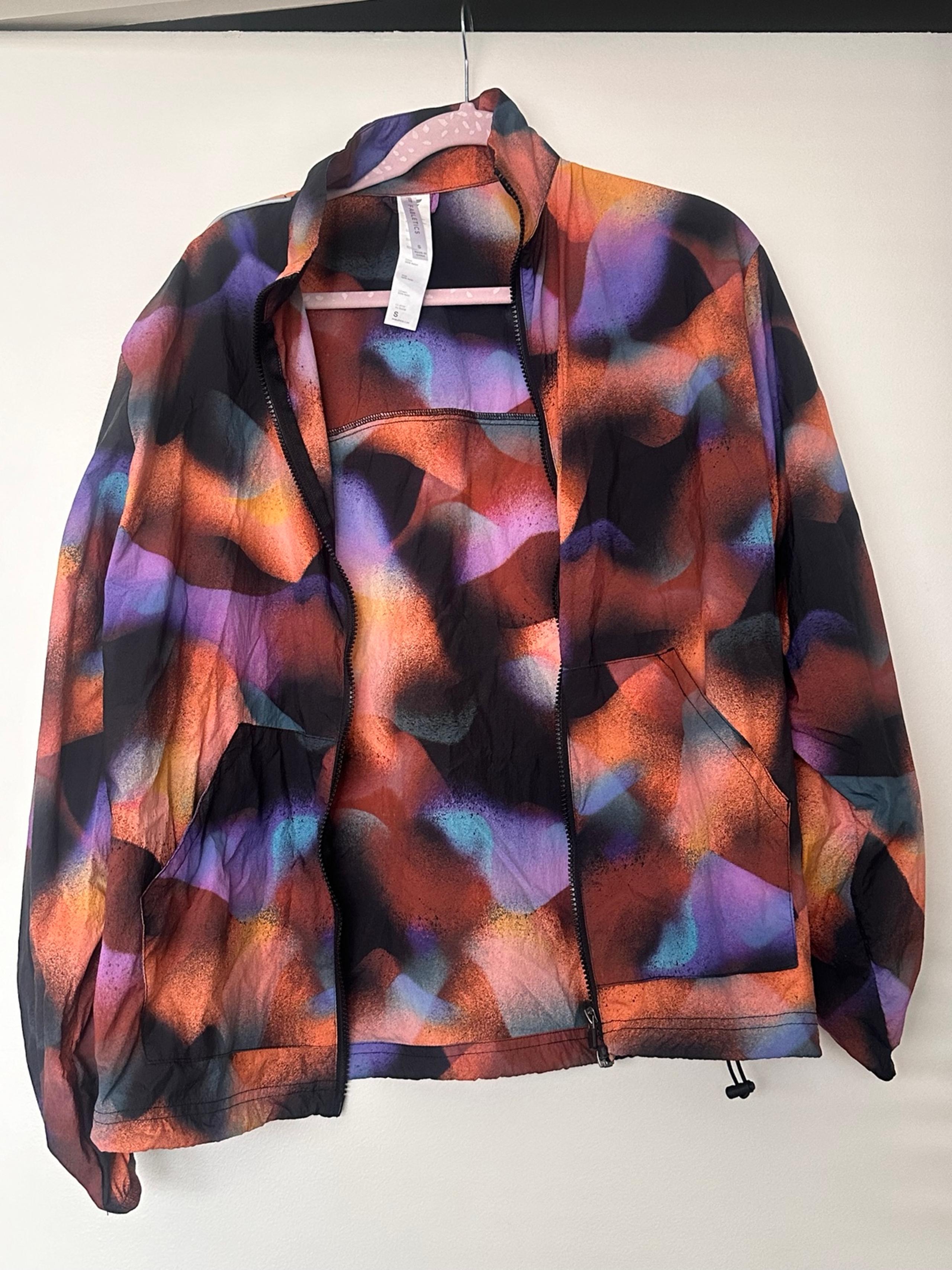 Fabletics Oversized Flyweight Windbreaker size S in Large Meltdown