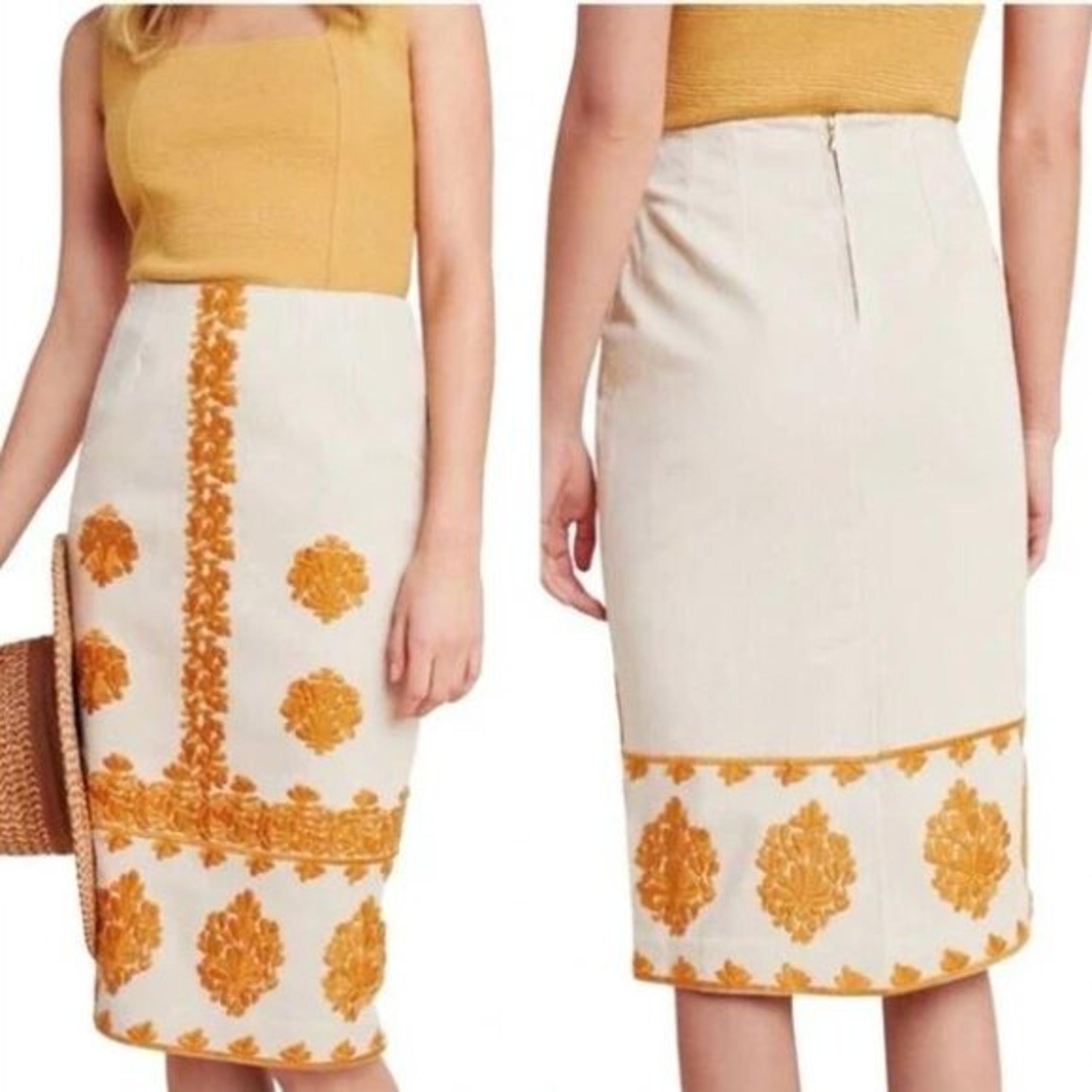 NWT Anthropologie Verona Embroidered Knee Length Ivory Pencil Skirt Size 12