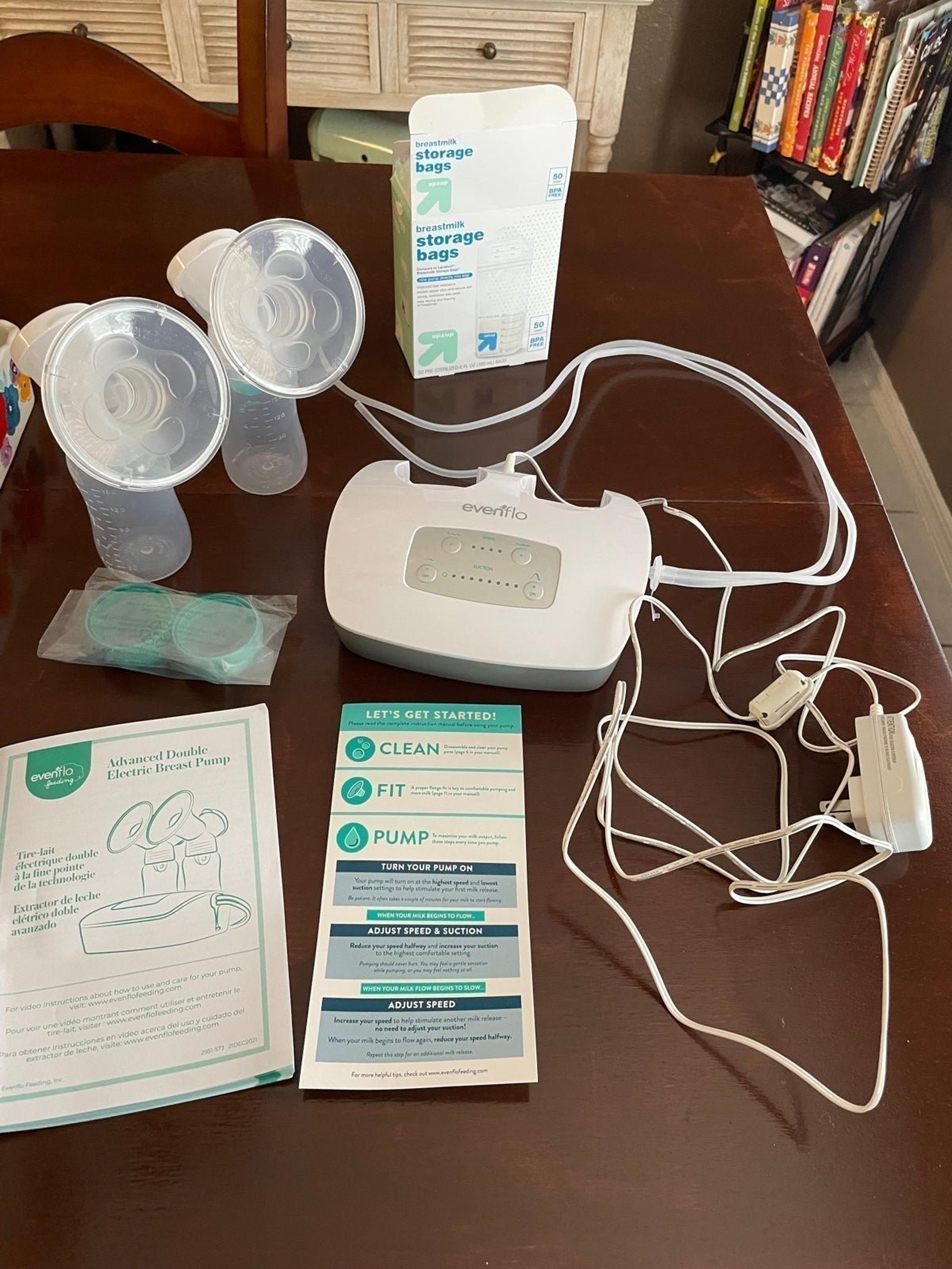 Like New Evenflo Breastpump and Milk Storage Bags