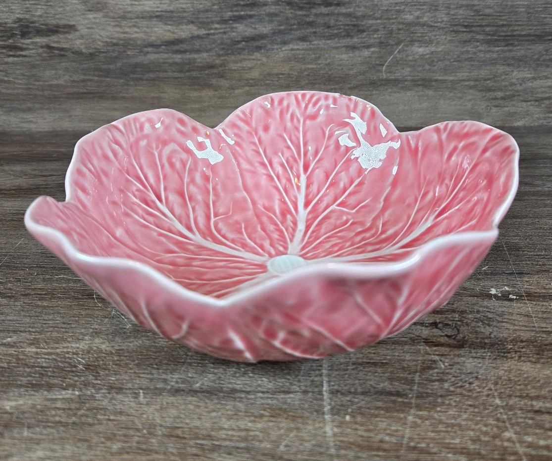 Bordallo Pinheiro Portugal Pink Majolica Cabbage Leaf Soup Salad Bowl Dinnerware