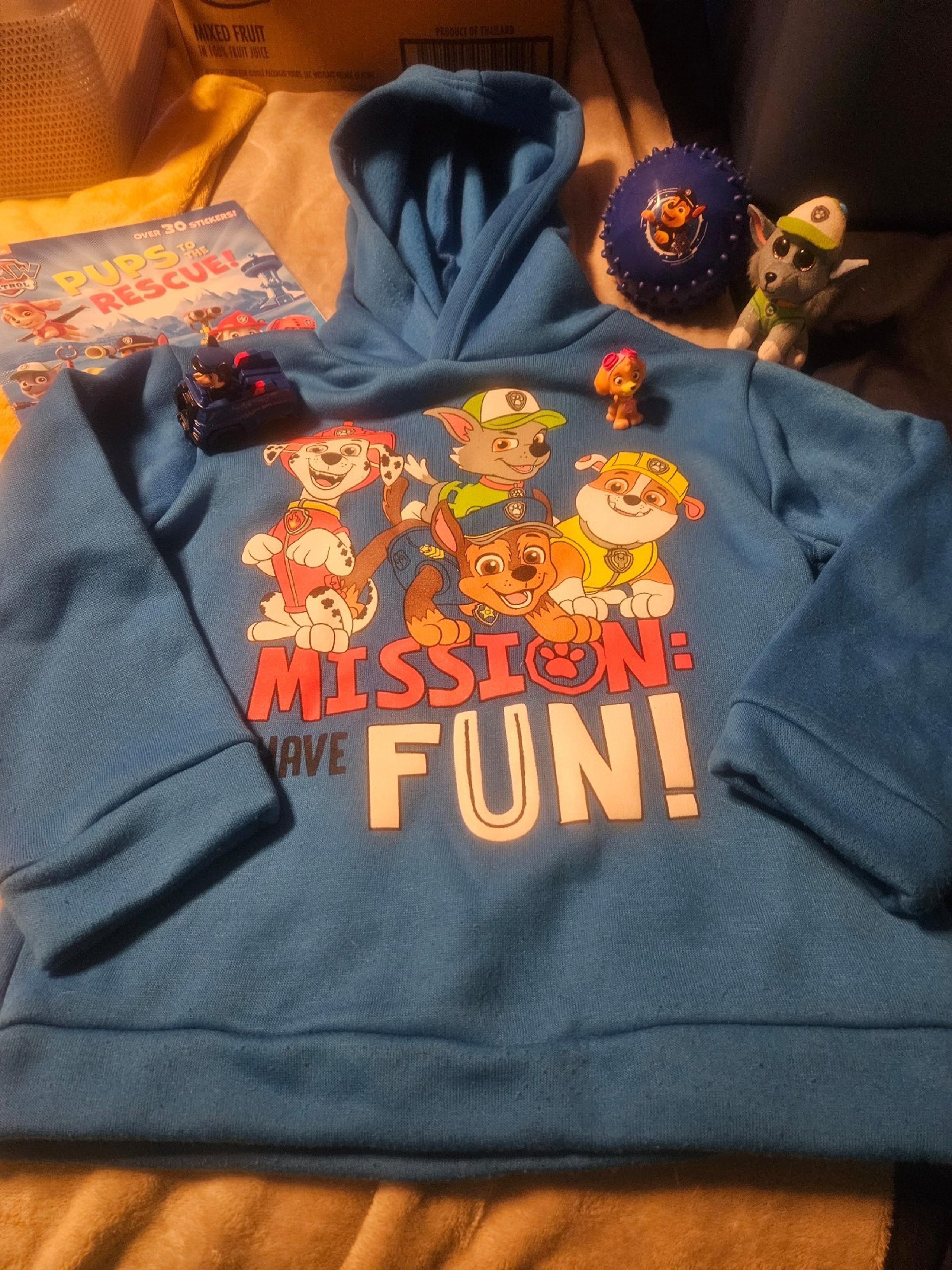 Paw Patrol Hooded sweatshirt w. Toys!
