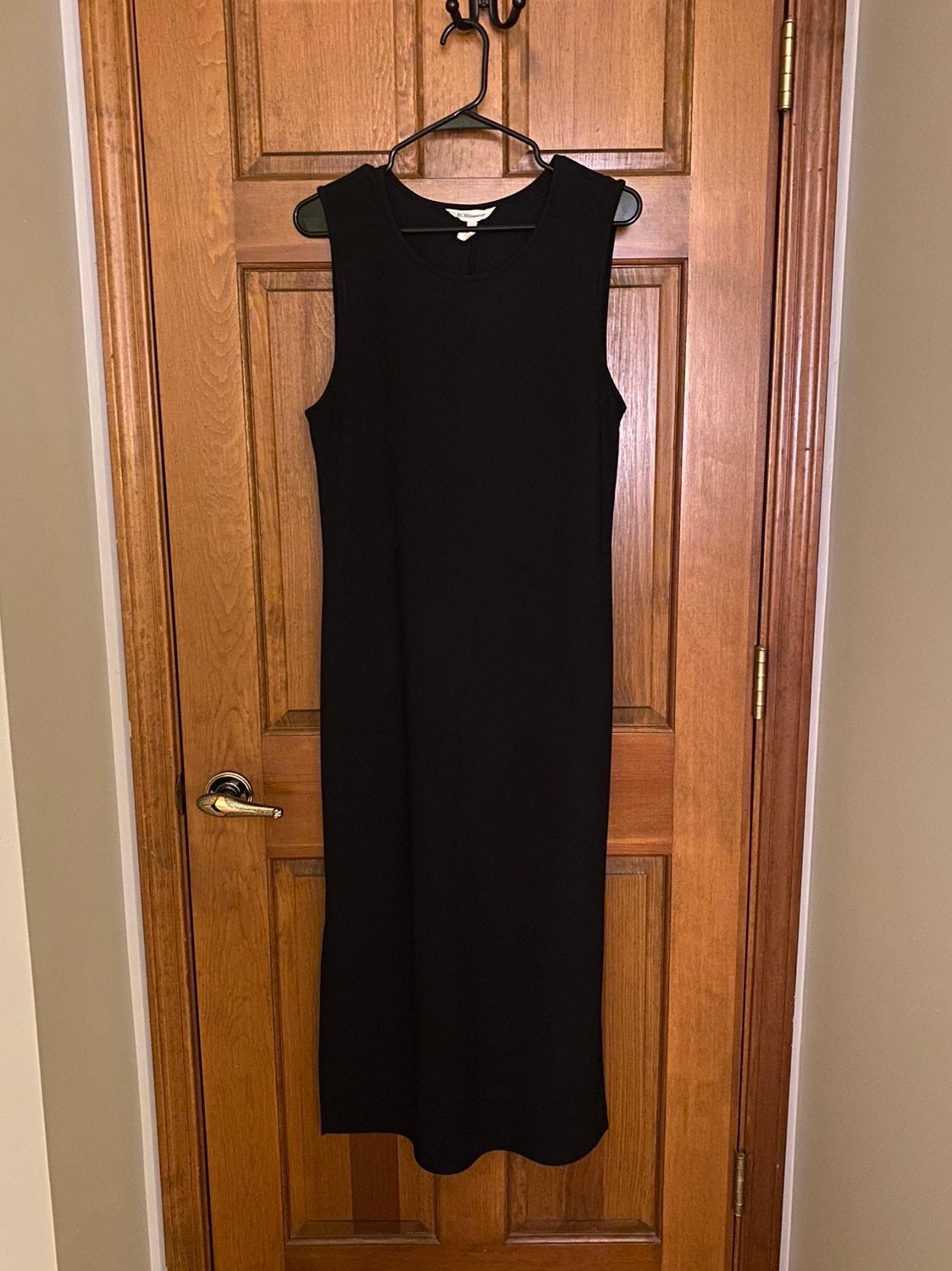 BCBGeneration Ribbed Black Midi Dress
