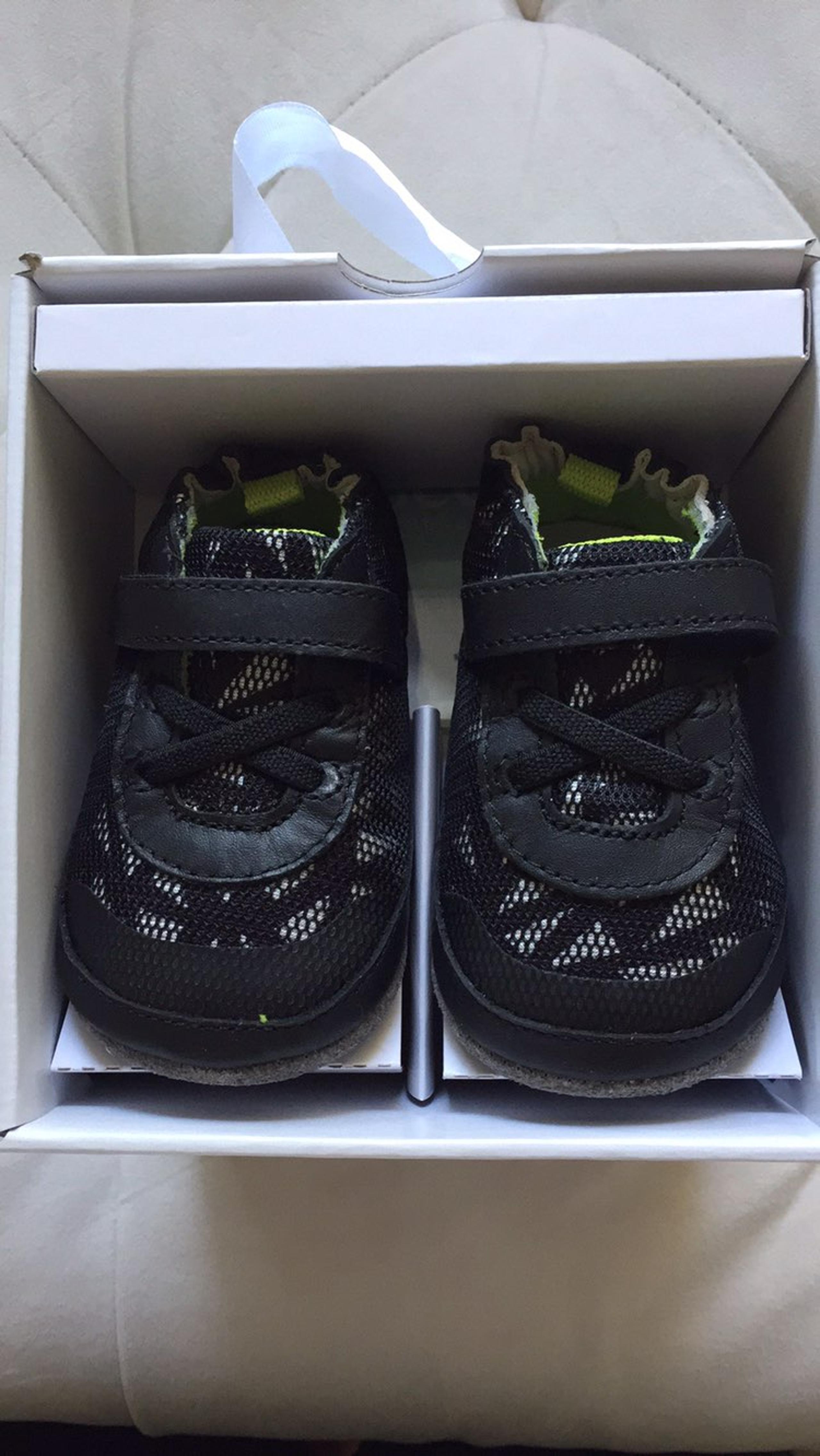 Robeez Baby Boy Shoes 6-9 Months