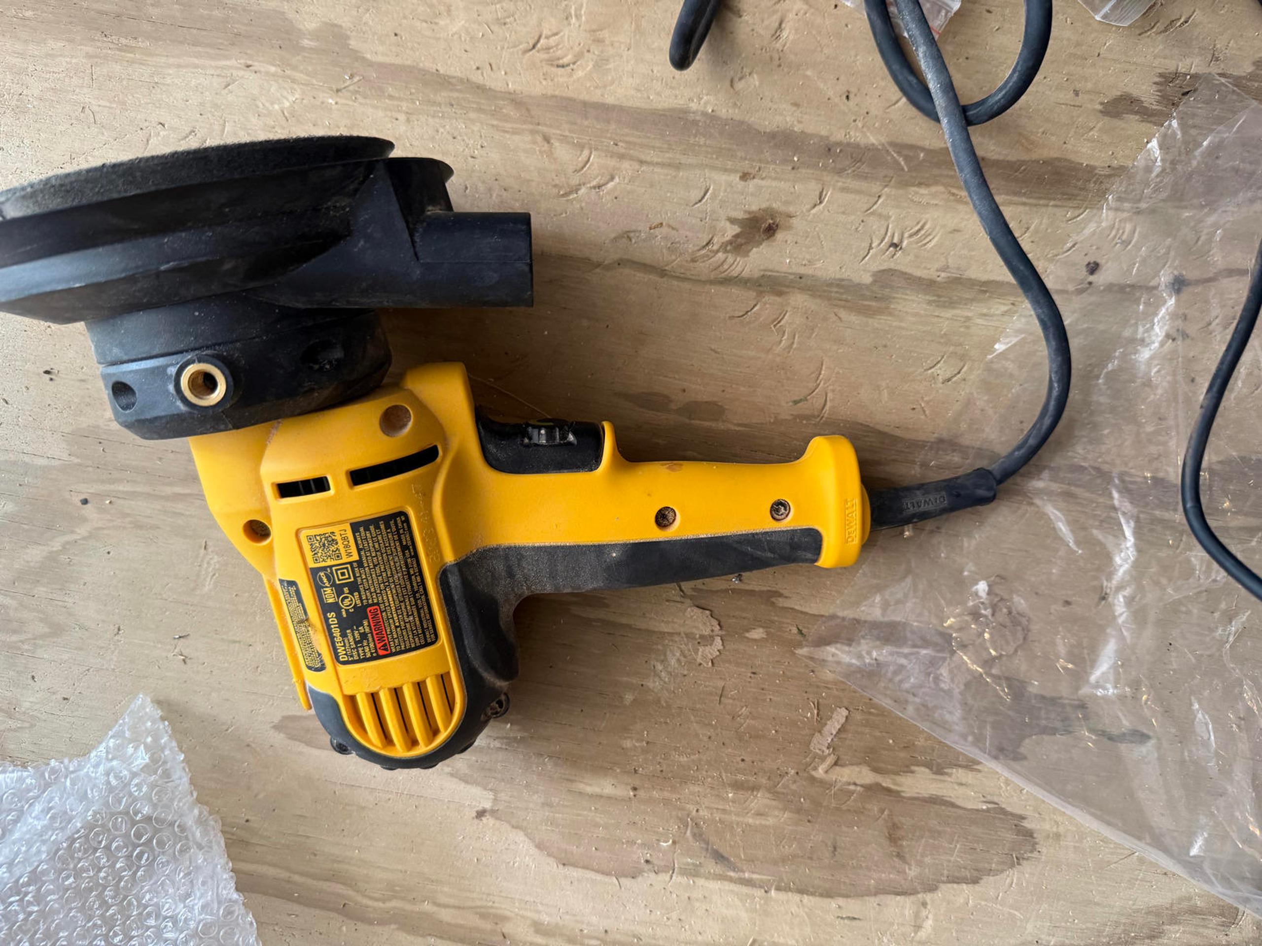 Dewalt DWVE6401DS Electric Sander