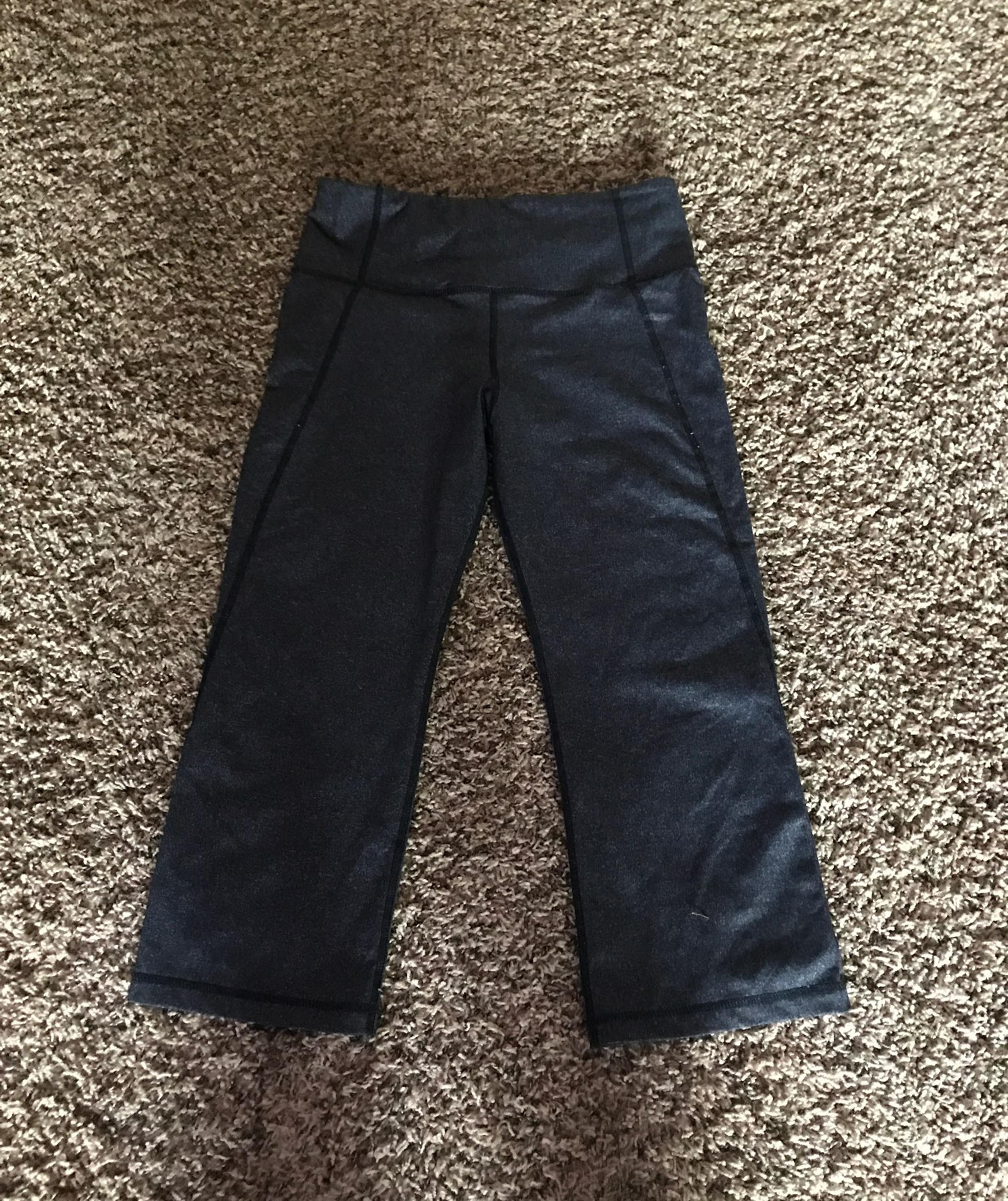 Lululemon capris womens sz 4